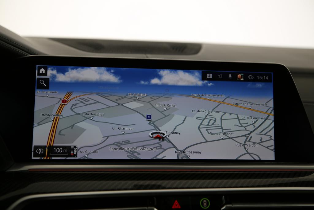 BMW X5 M50i xDrive-image-6