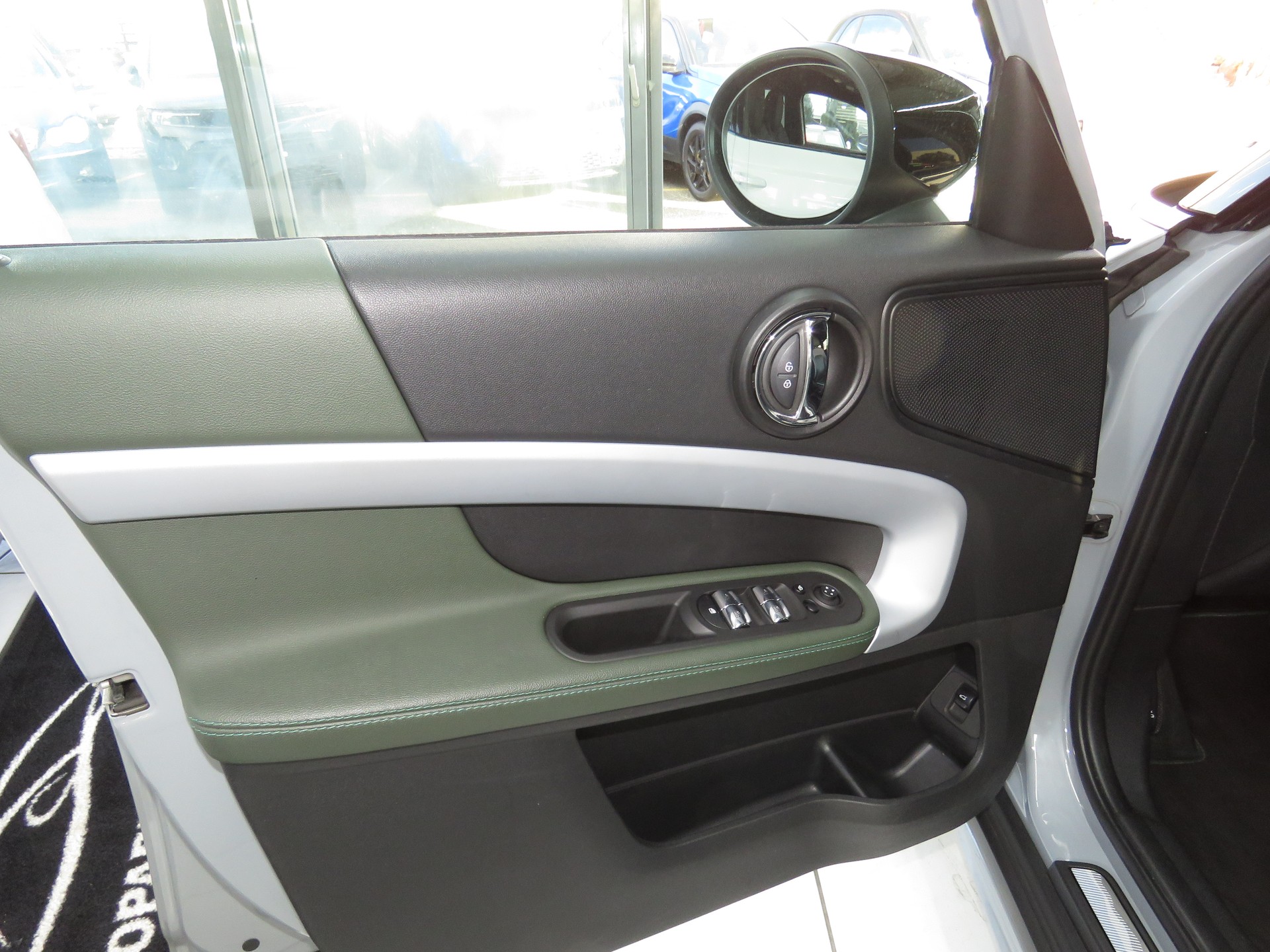 MINI Countryman Cooper S Untamed Edition ALL4 Steptronic (Automat)-image-8