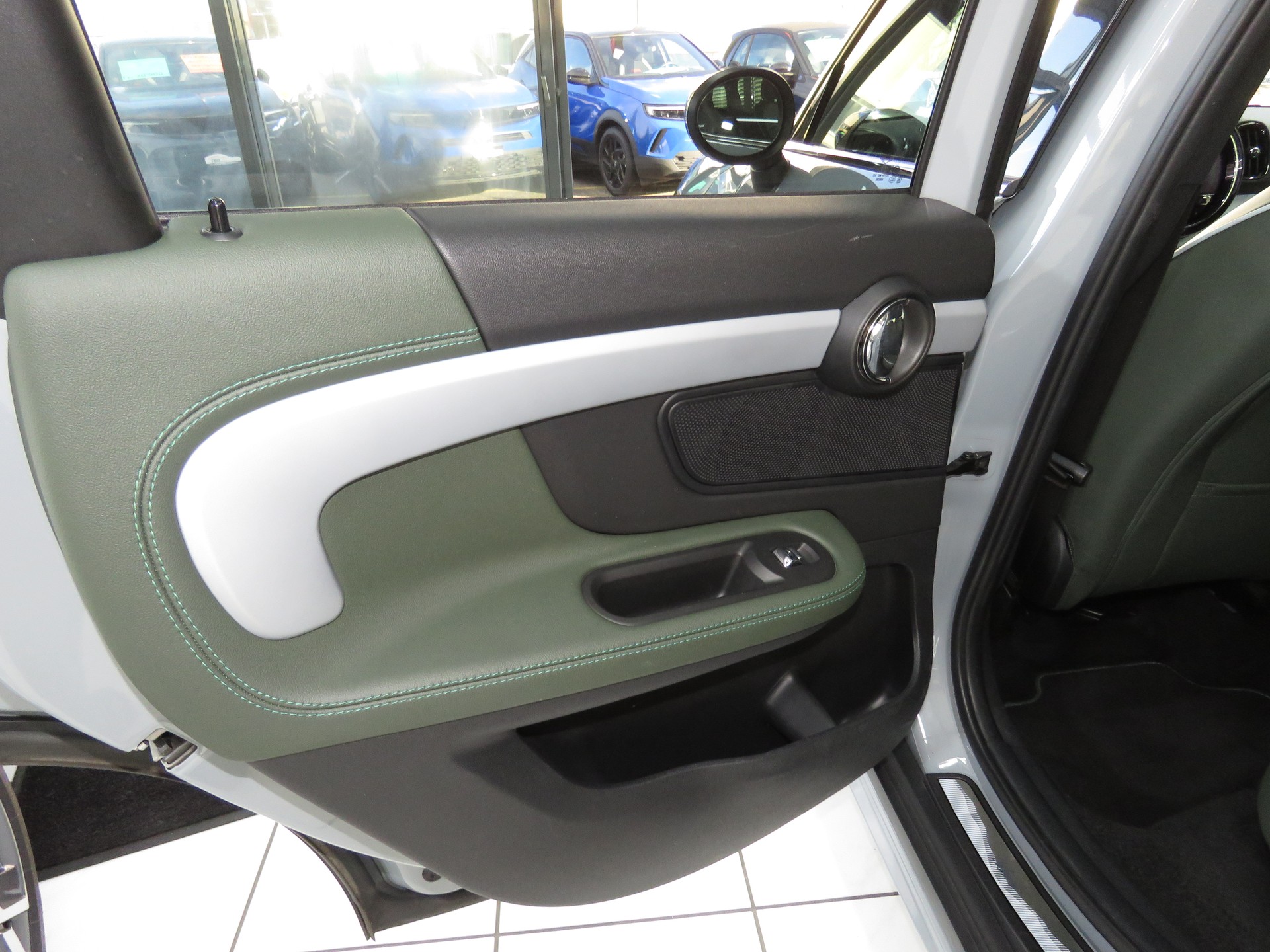 MINI Countryman Cooper S Untamed Edition ALL4 Steptronic (Automat)-image-10