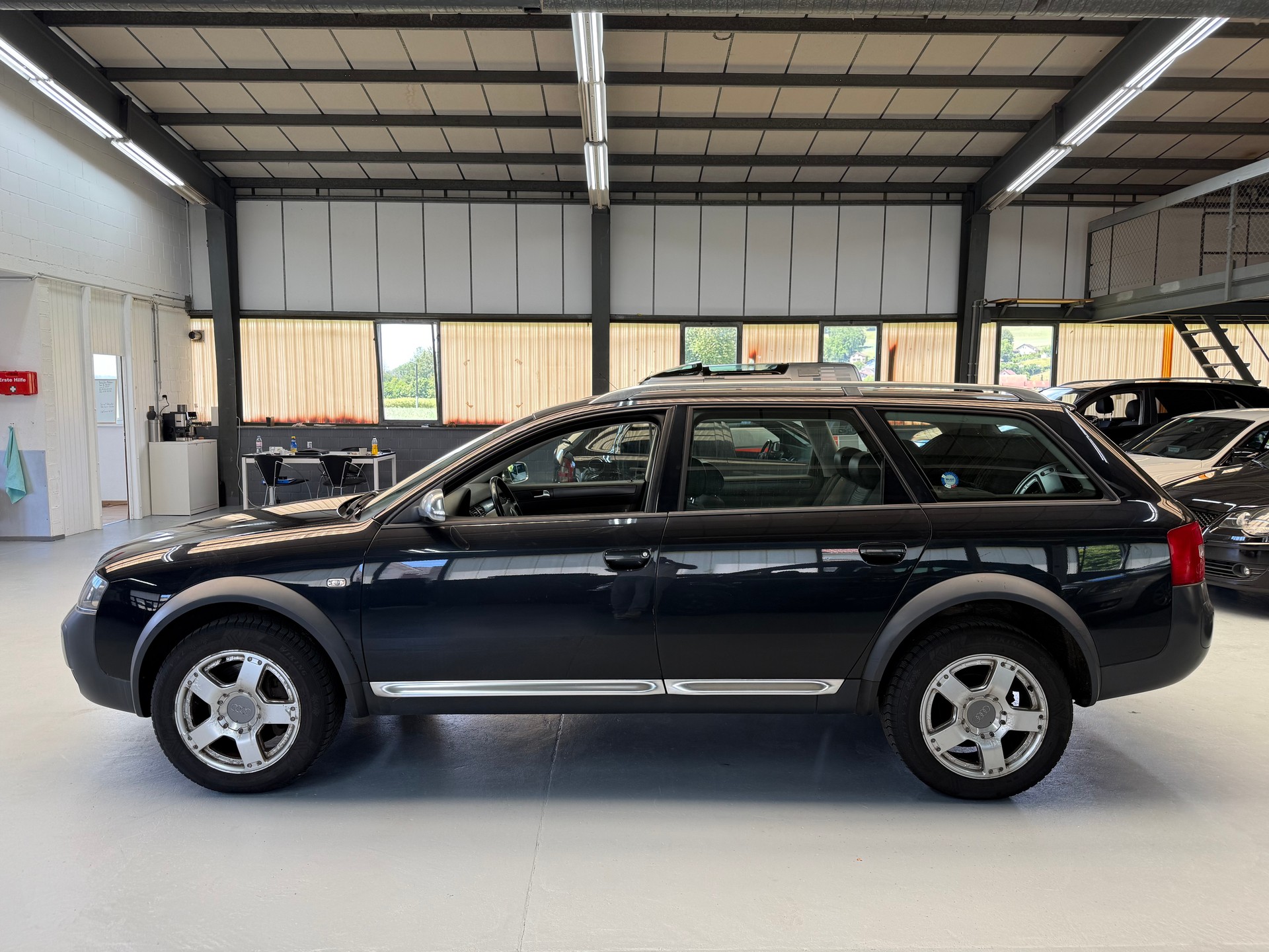 AUDI A6 allroad 2.5TDI quattro Handschalter!-image-5