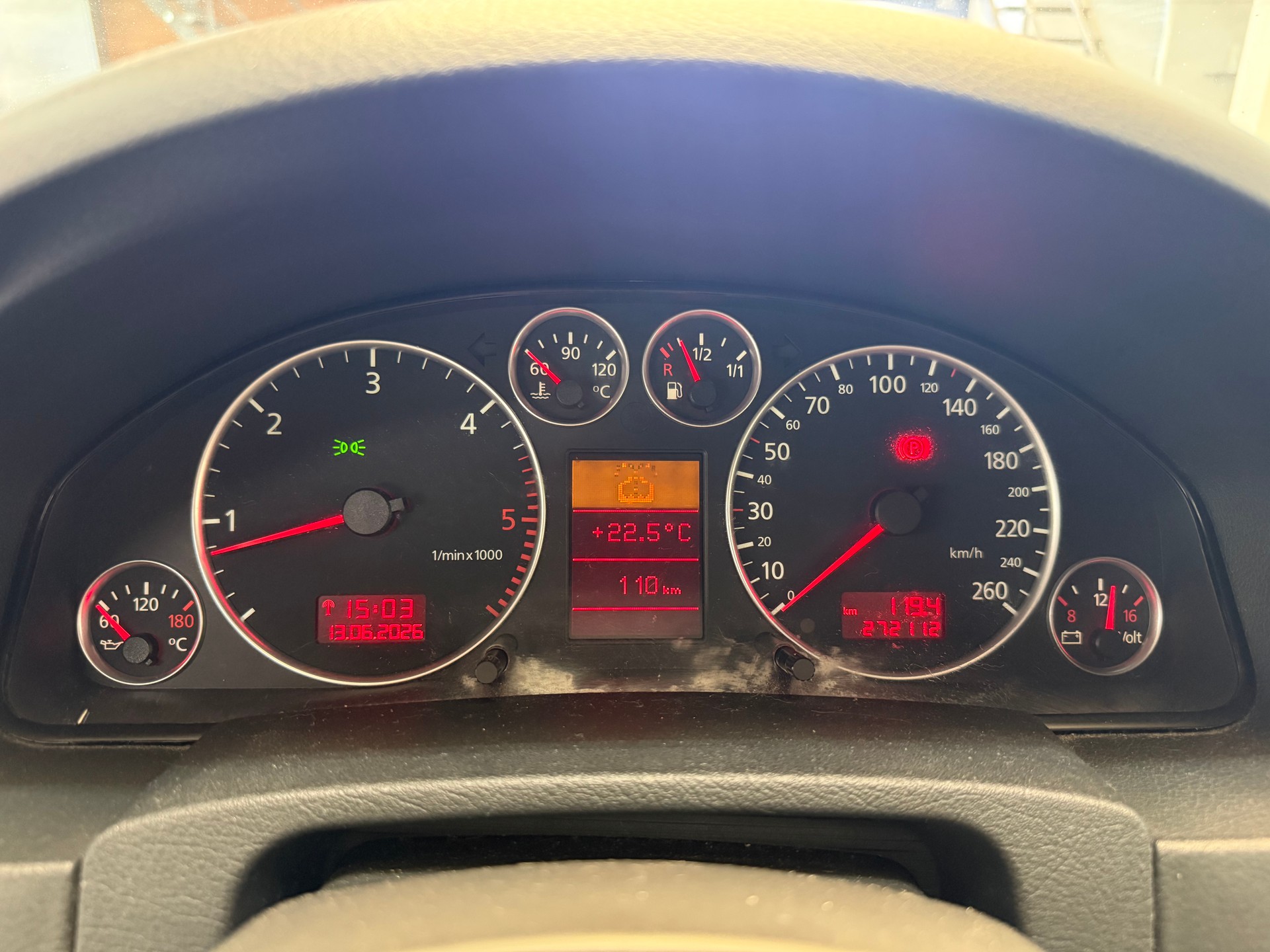 AUDI A6 allroad 2.5TDI quattro Handschalter!-image-12