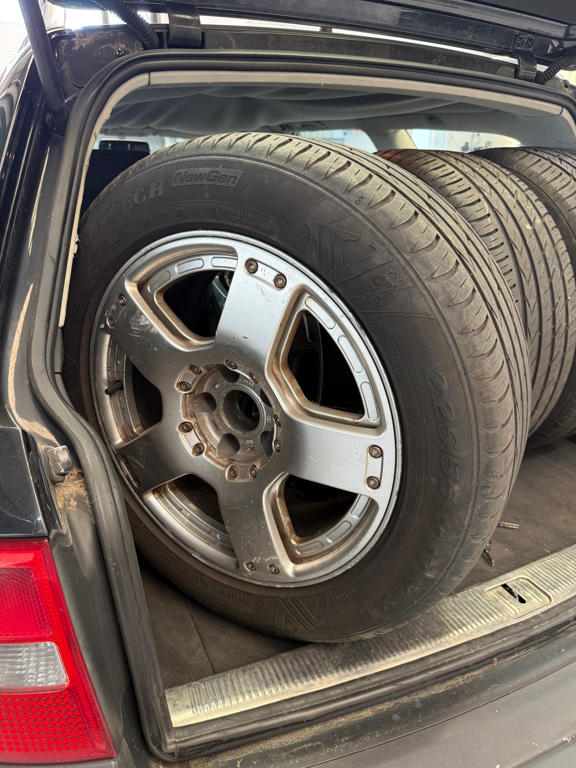 AUDI A6 allroad 2.5TDI quattro Handschalter!-image-10