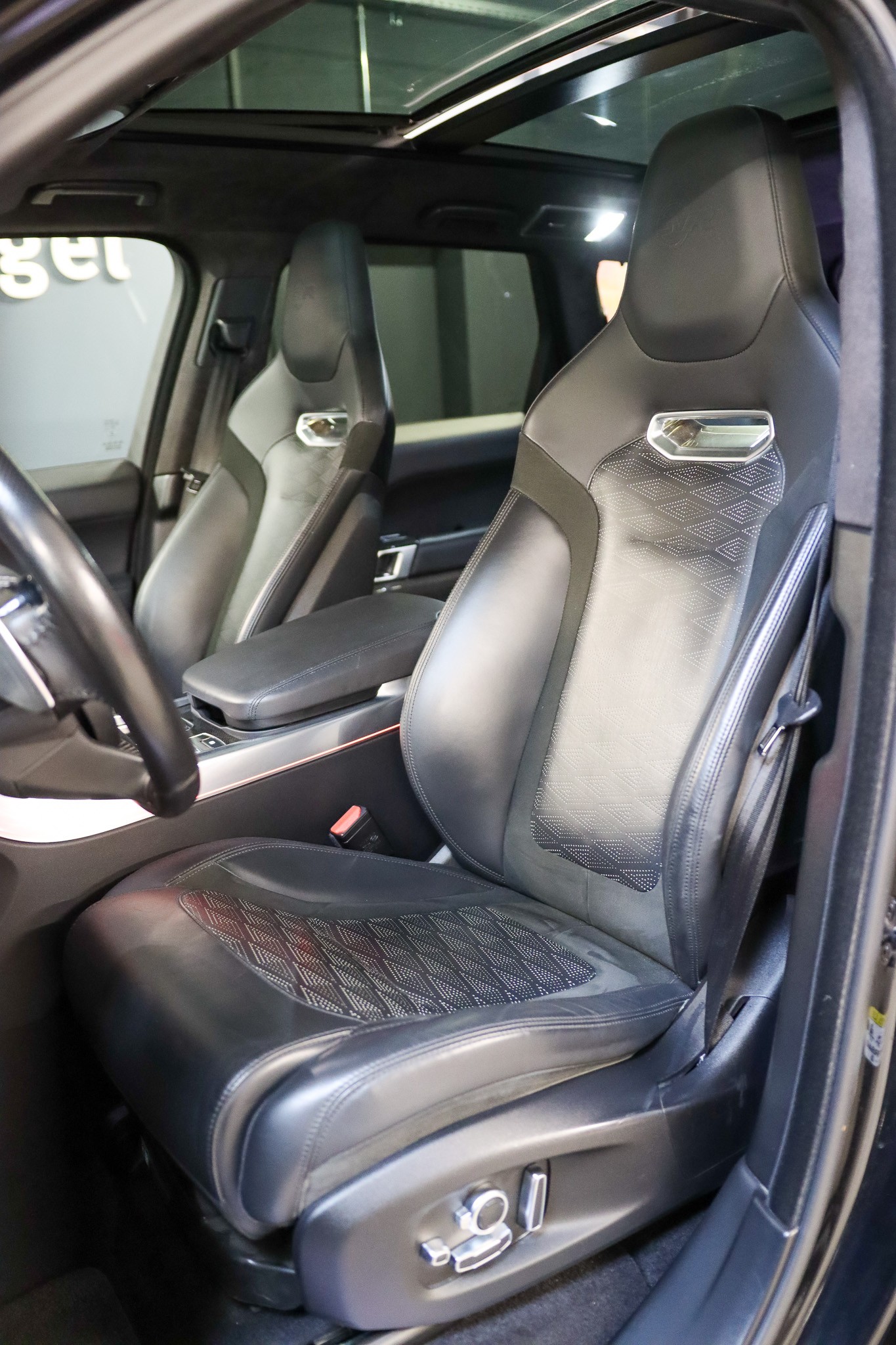 LAND ROVER Range Rover Sport 5.0 V8 S/C SVR Automatic-image-13