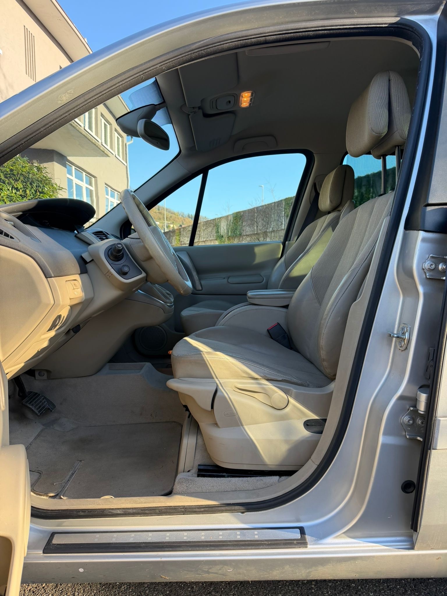 RENAULT Scénic 2.0 16V Fairway Automatic-image-8