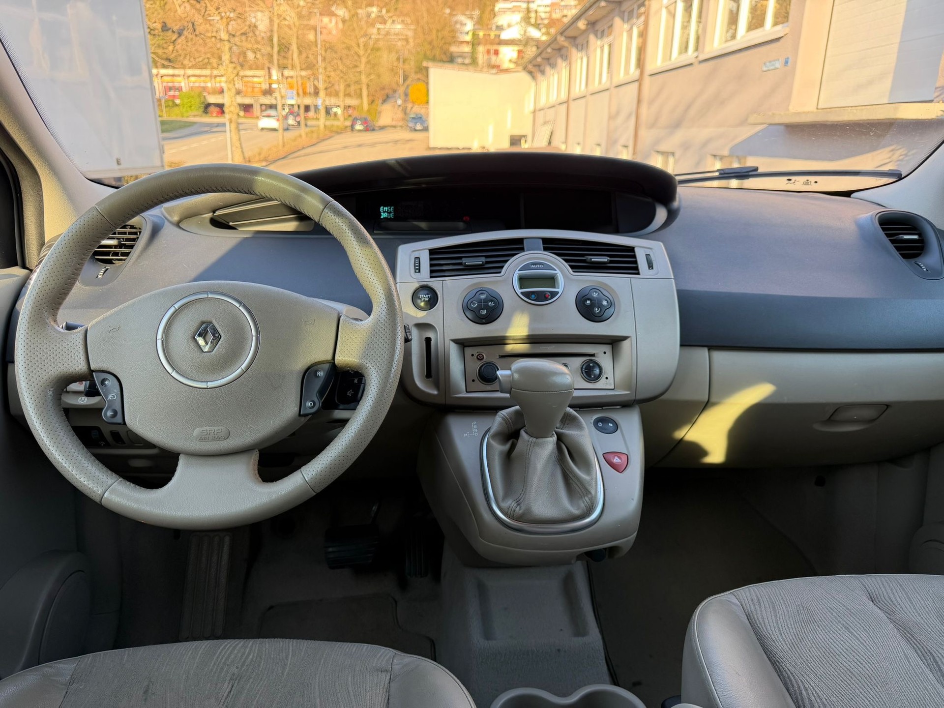 RENAULT Scénic 2.0 16V Fairway Automatic-image-12