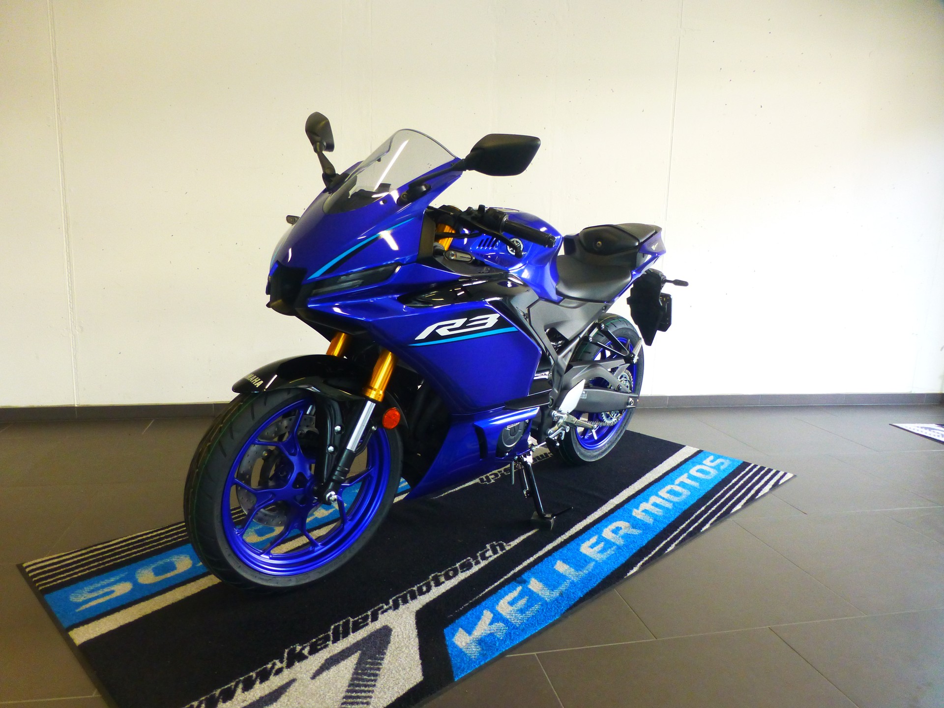 YAMAHA YZF-R3-image-9
