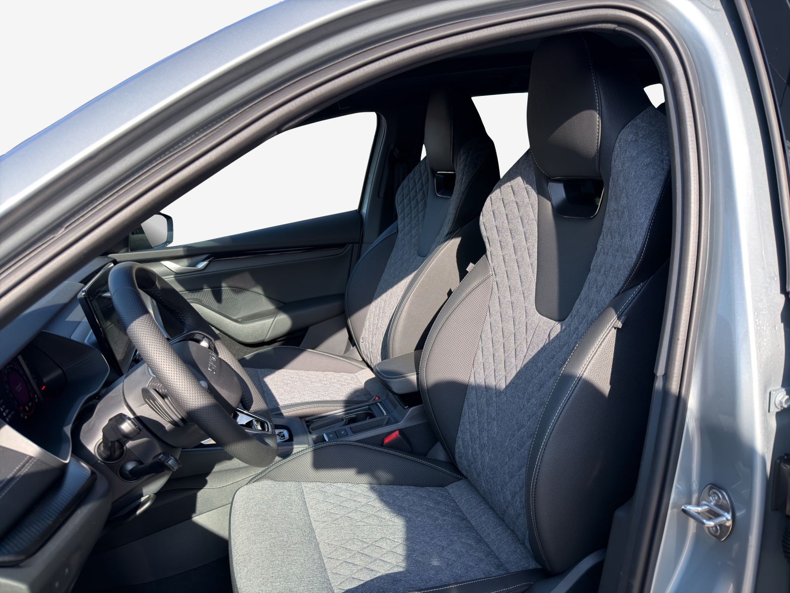 SKODA Octavia Sportline Dynamic 2.0 TSI 204PS 7DSG 4x4-image-7