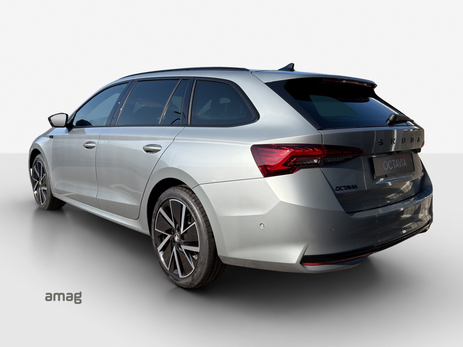 SKODA Octavia Sportline Dynamic 2.0 TSI 204PS 7DSG 4x4-image-2