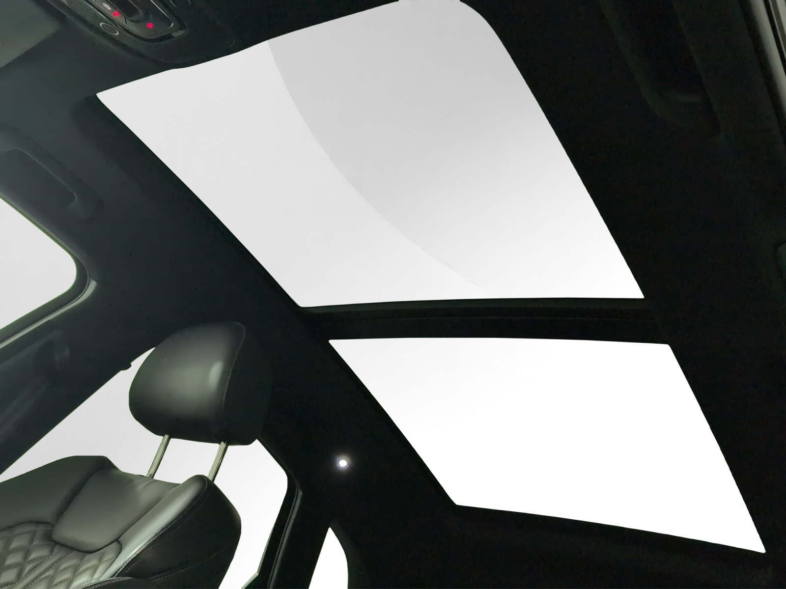 AUDI Q5 40 TDI Black Edition quattro S-tronic-image-12