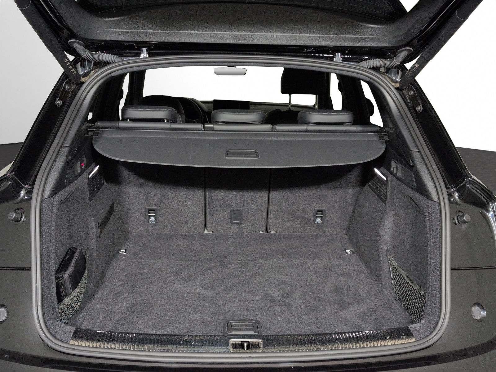 AUDI Q5 40 TDI Black Edition quattro S-tronic-image-16