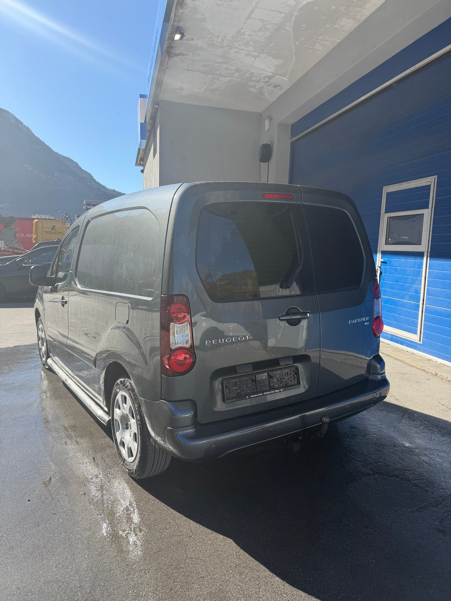 PEUGEOT PARTNER-image-2