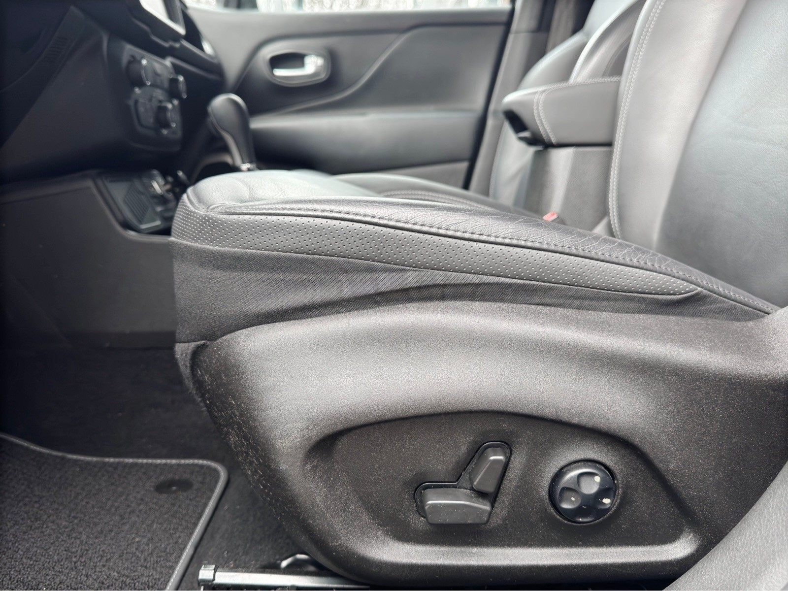 JEEP Renegade 1.3 GSE Turbo Limited-image-18