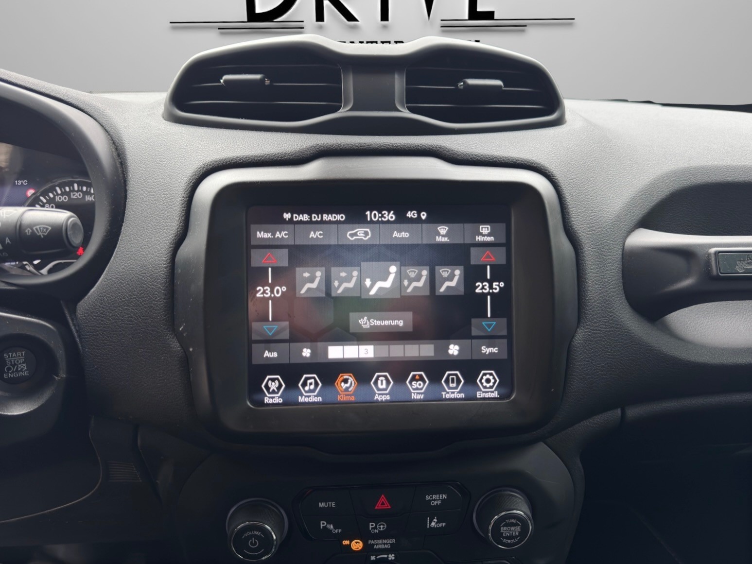 JEEP Renegade 1.3 GSE Turbo Limited-image-15