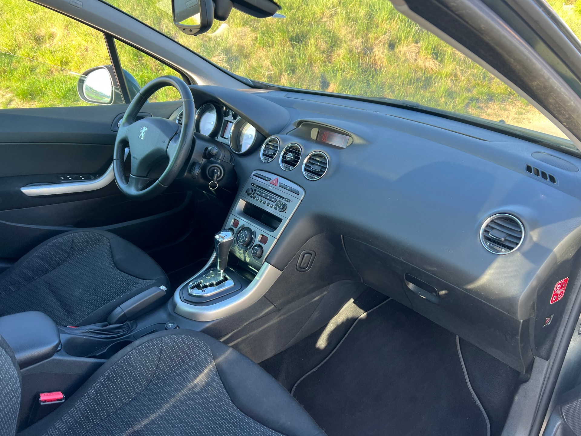 PEUGEOT 308 SW 1.6 16V Turbo Sport Automatic-image-10