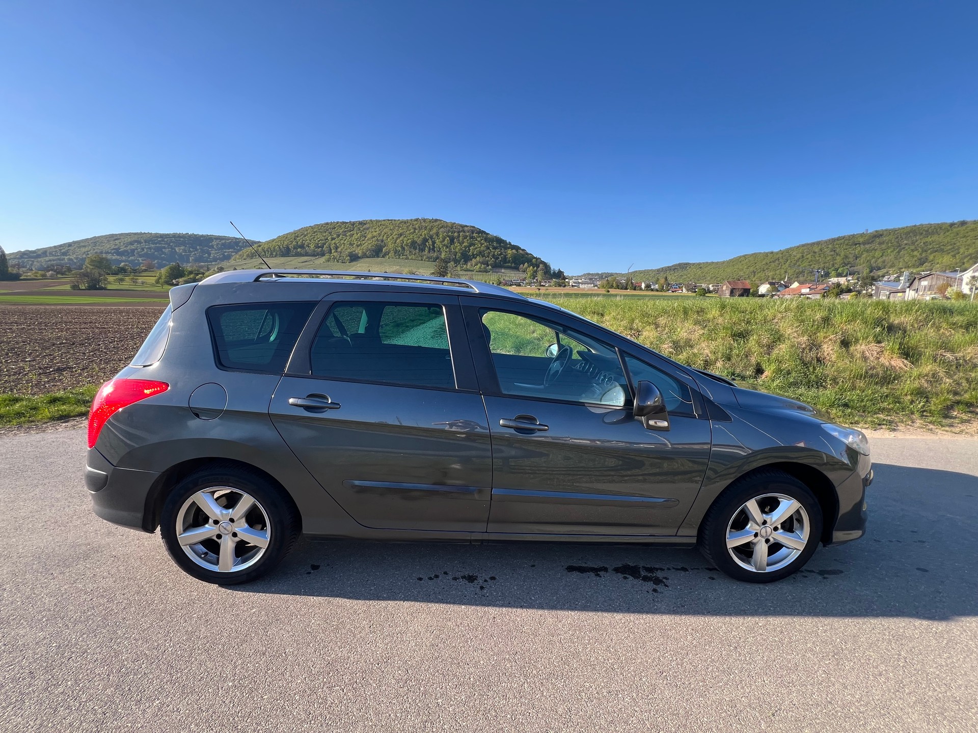 PEUGEOT 308 SW 1.6 16V Turbo Sport Automatic-image-3