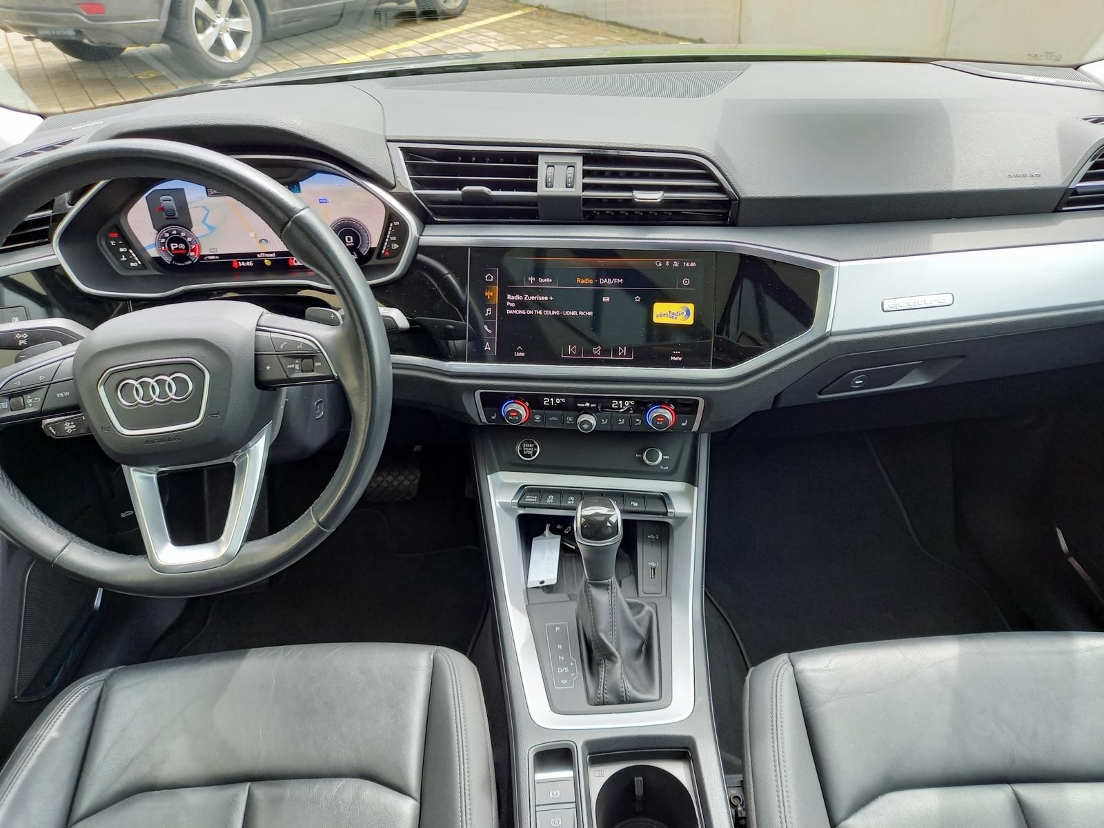 AUDI Q3 Sportback 45 TFSI S line quattro S-tronic-image-4