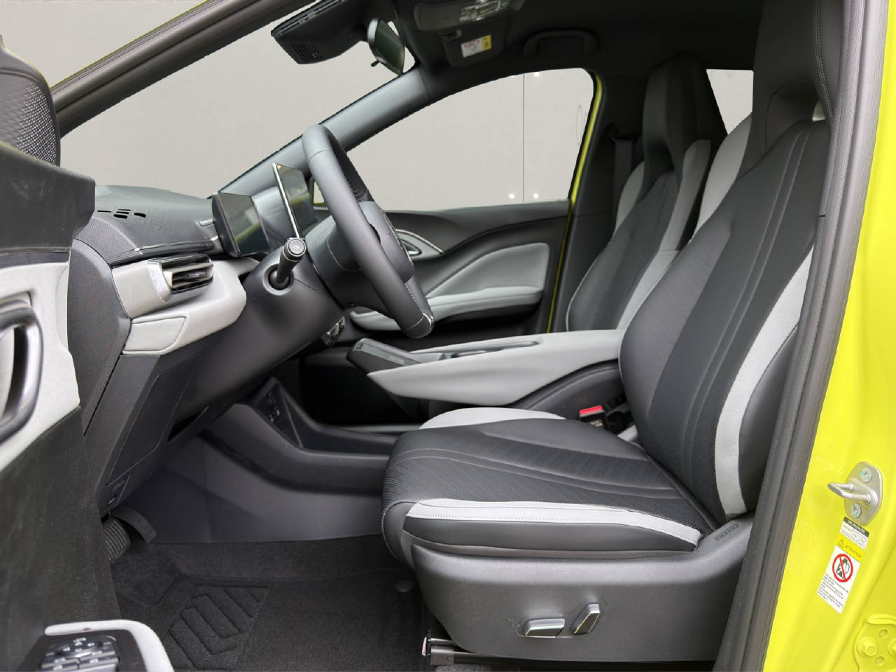 BYD Dolphin Surf Comfort-showroom-element-3