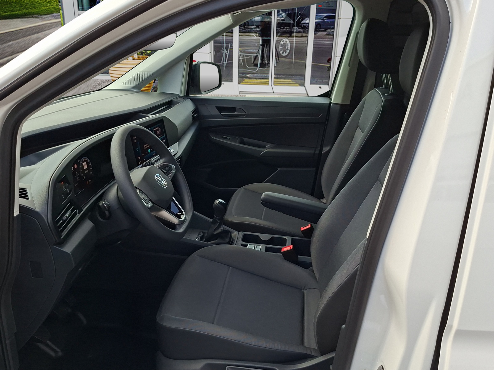 VW Caddy Cargo 2.0TDI 4Motion-image-8