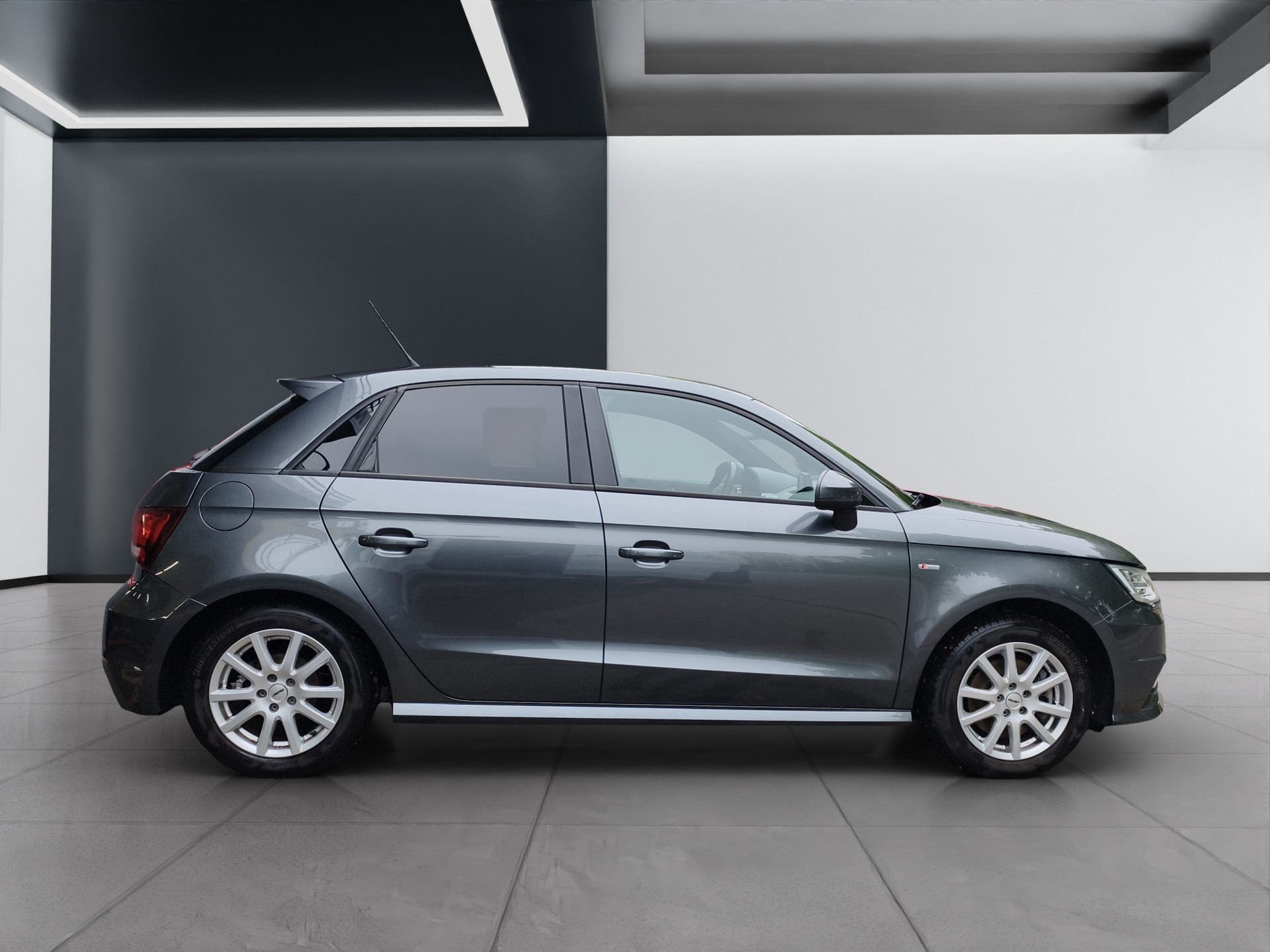 AUDI A1 Sportback 1.4 TFSI Sport S-tronic-image-5