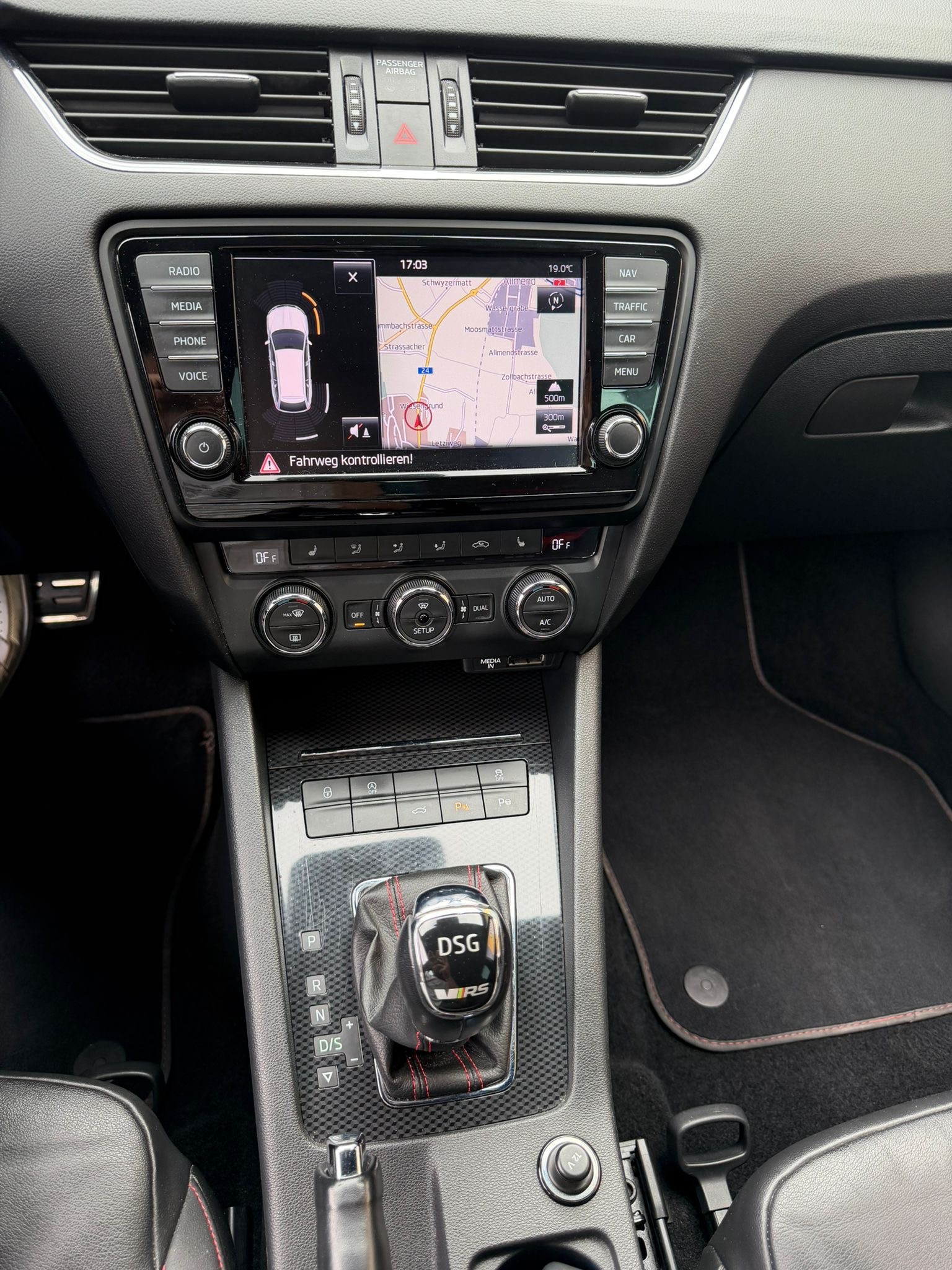 SKODA Octavia Combi 2.0 TDI RS DSG-image-17