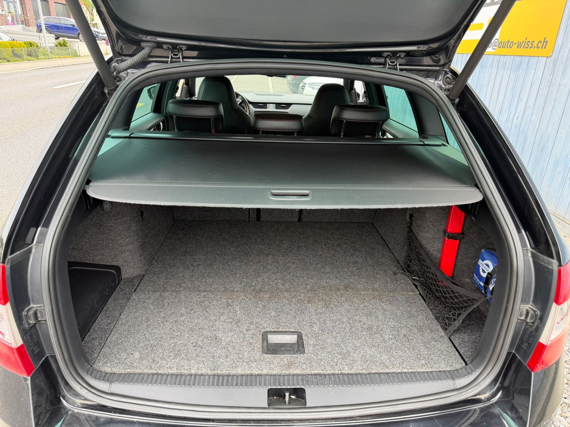 SKODA Octavia Combi 2.0 TDI RS DSG-image-7