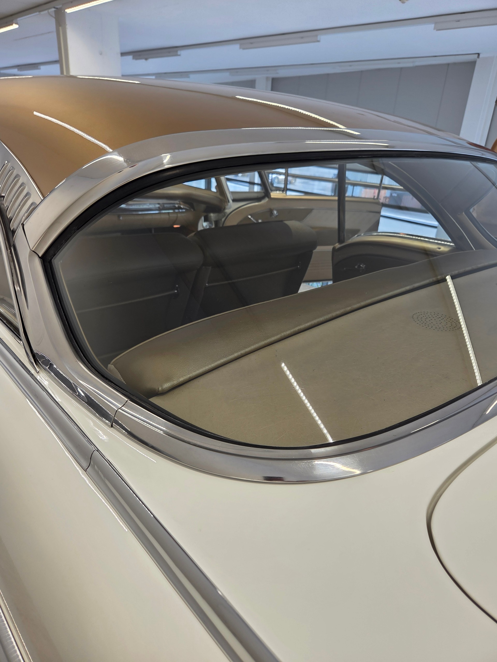 OLDSMOBILE Super 88 2 Door Coupe Veteran-image-11