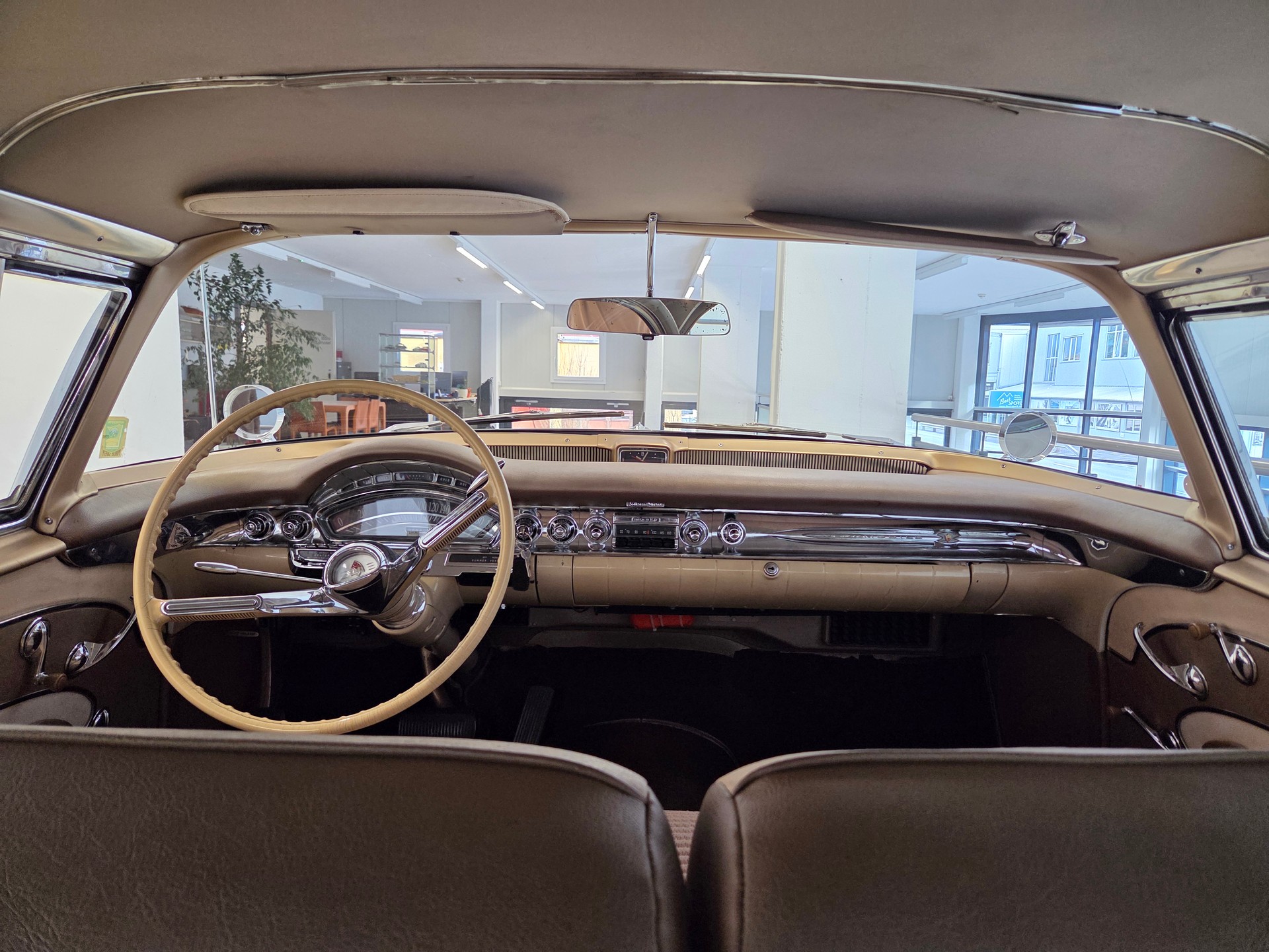 OLDSMOBILE Super 88 2 Door Coupe Veteran-image-15