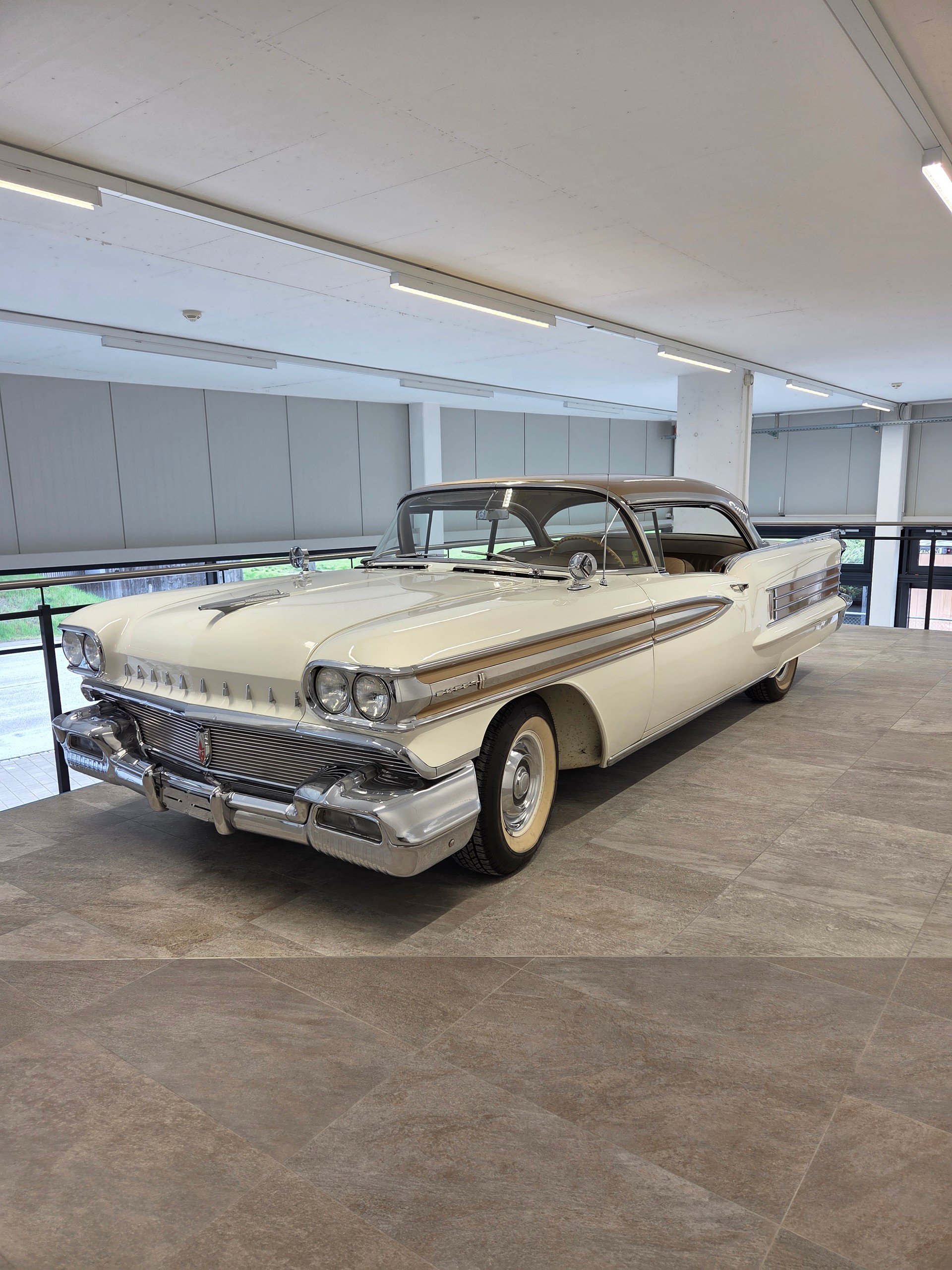 OLDSMOBILE Super 88 2 Door Coupe Veteran-image-12