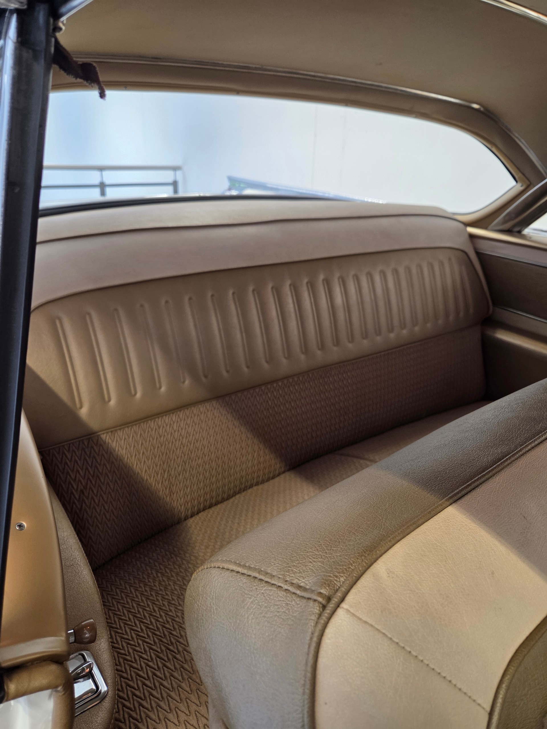 OLDSMOBILE Super 88 2 Door Coupe Veteran-image-6