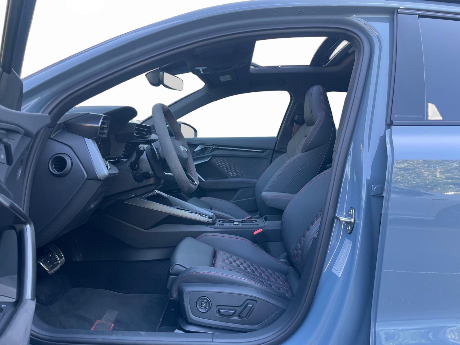 AUDI RS3 Sportback 2.5 TSI quattro S-tronic-image-4