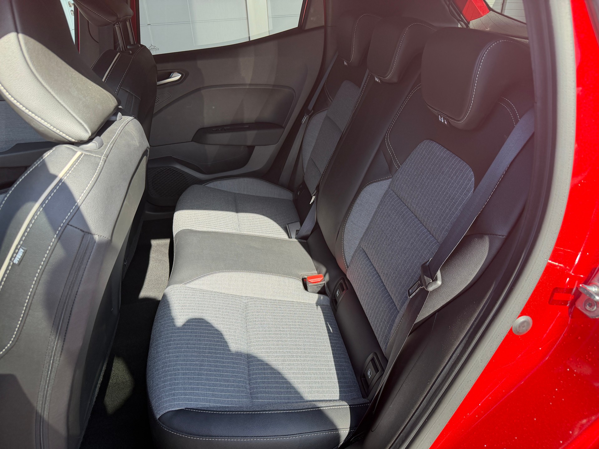 RENAULT Clio 1.0 TCe techno CVT-image-6