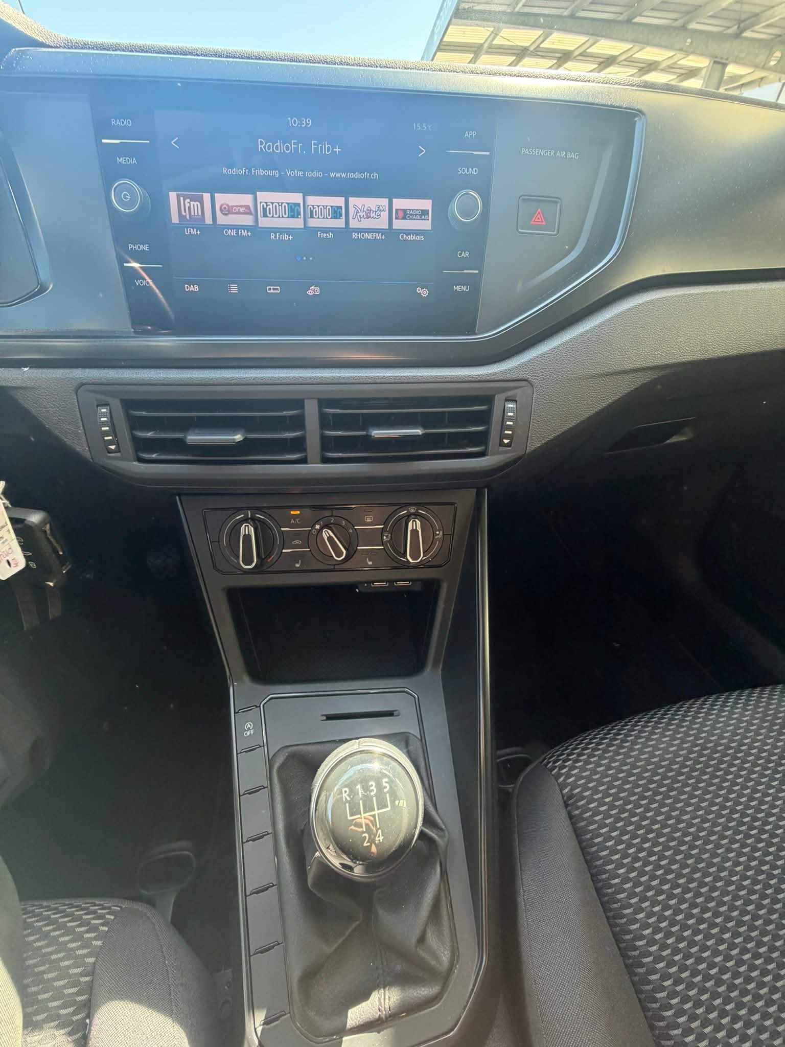 VW Polo 1.0 BMT Trendline-image-9