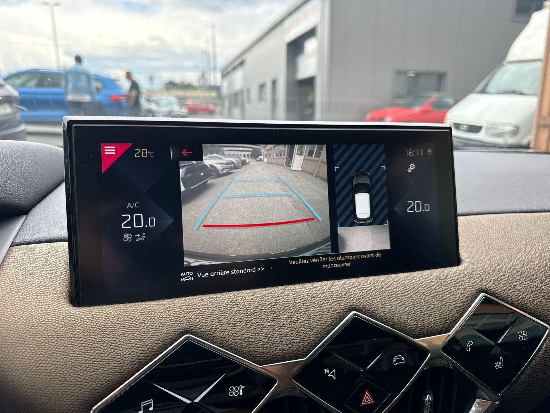 DS AUTOMOBILES DS 3 Crossback 1.2 PureTech SO Chic EAT8-image-7
