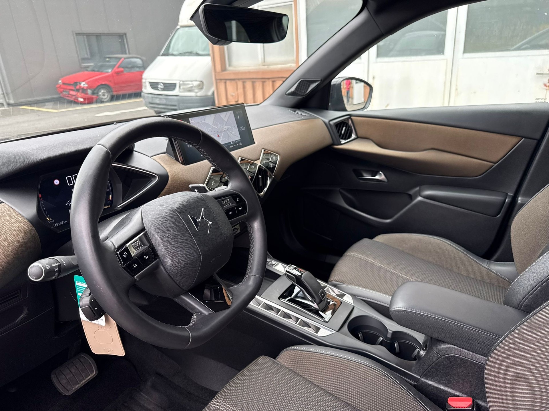 DS AUTOMOBILES DS 3 Crossback 1.2 PureTech SO Chic EAT8-image-5