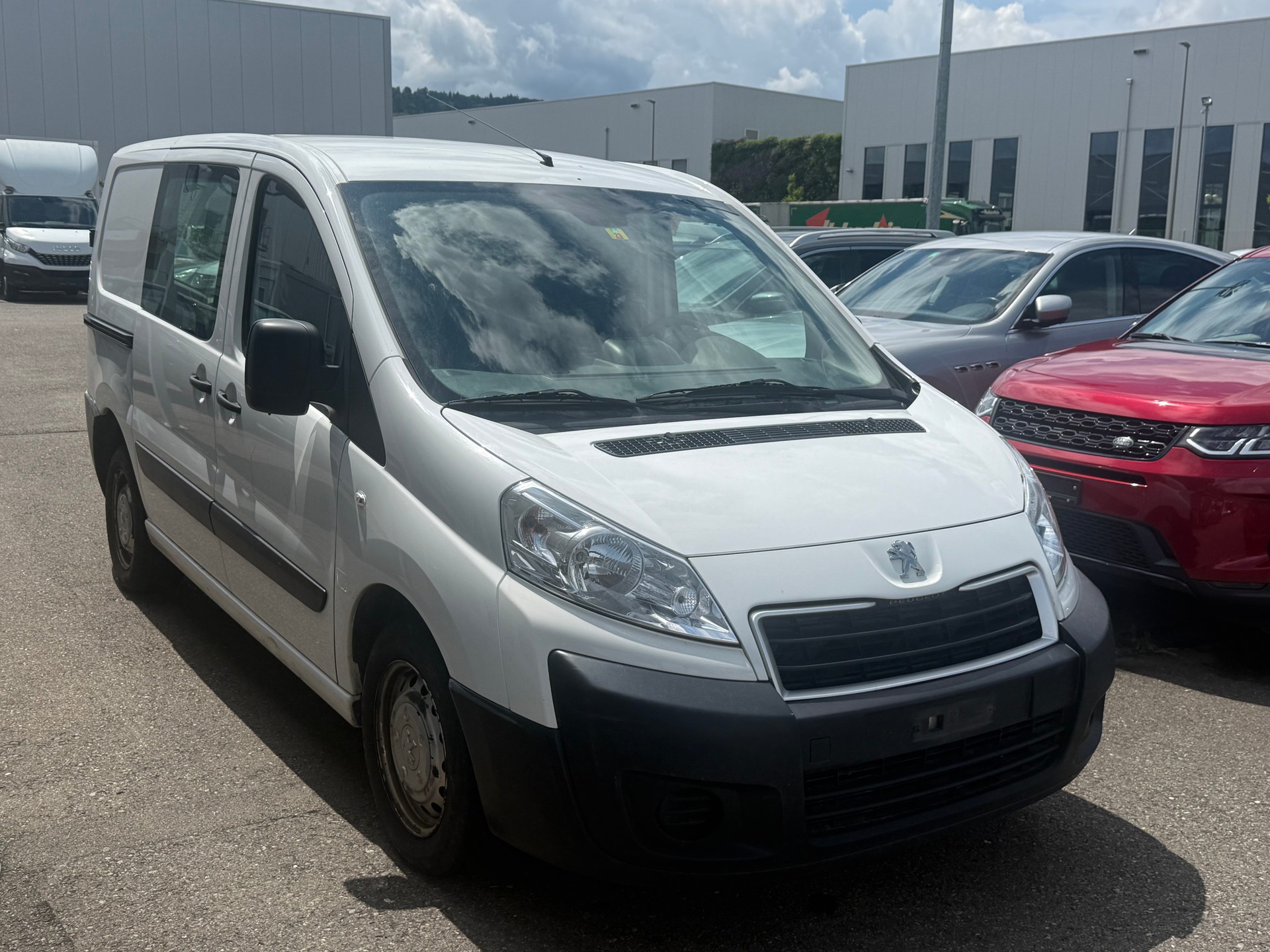 PEUGEOT Expert 2.0 HDi 229 L2H1-image-1