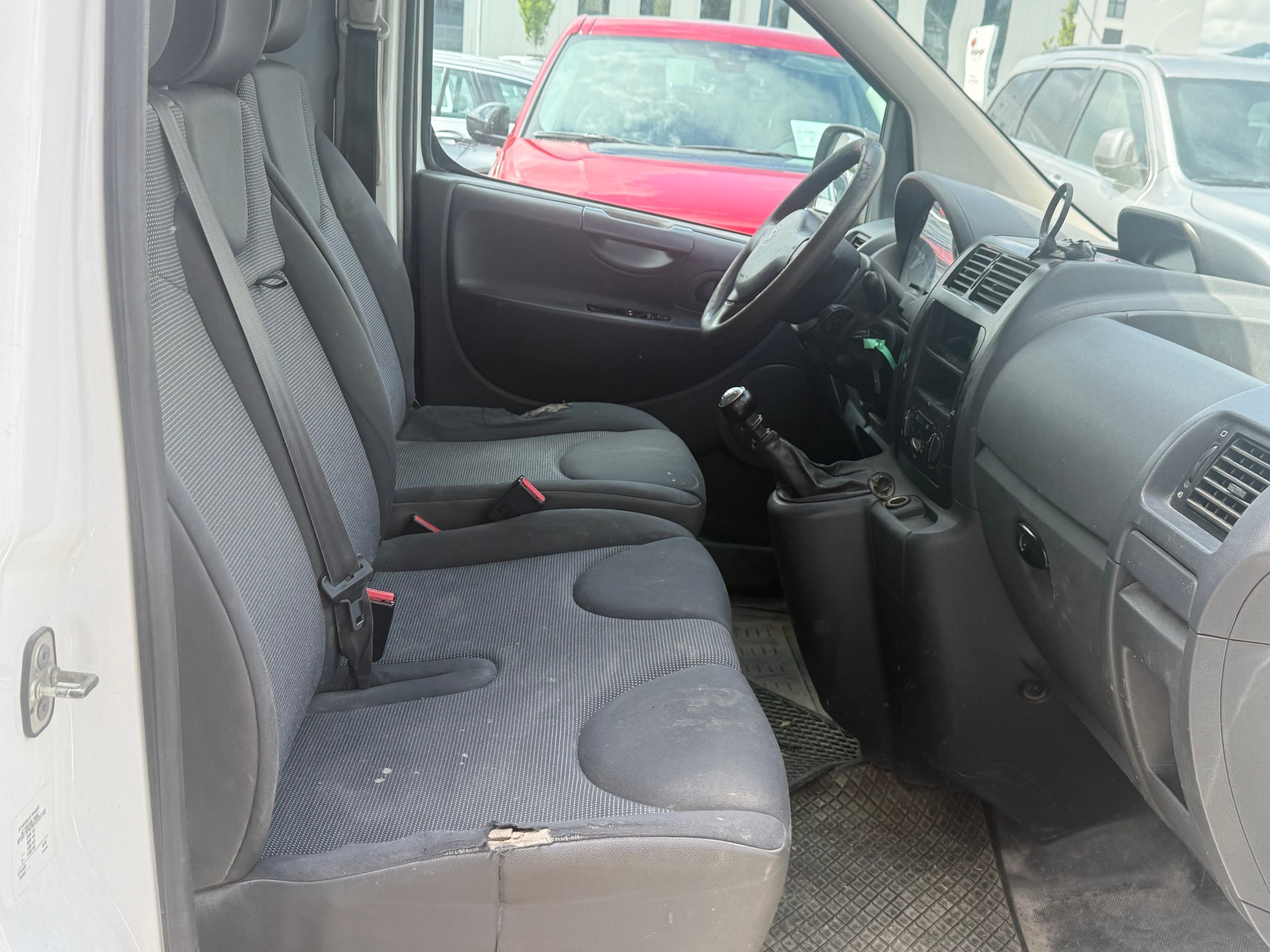 PEUGEOT Expert 2.0 HDi 229 L2H1-image-5