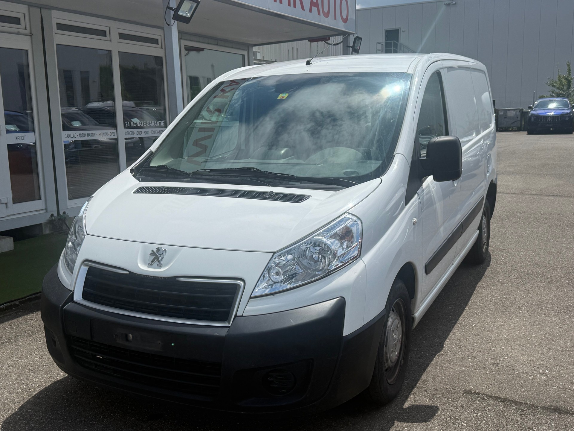 PEUGEOT Expert 2.0 HDi 229 L2H1-image-0