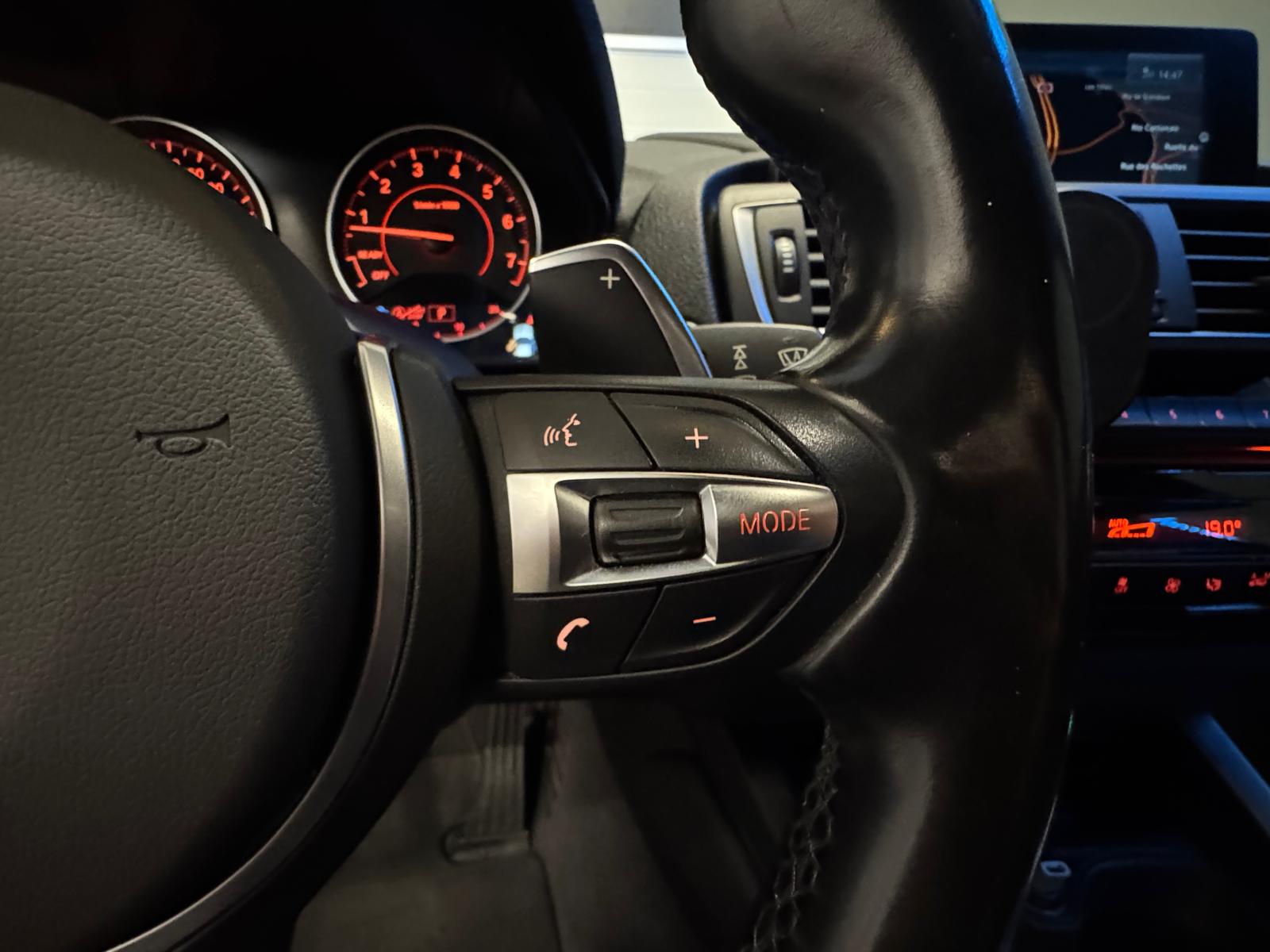 BMW M135i xDrive Steptronic-image-17