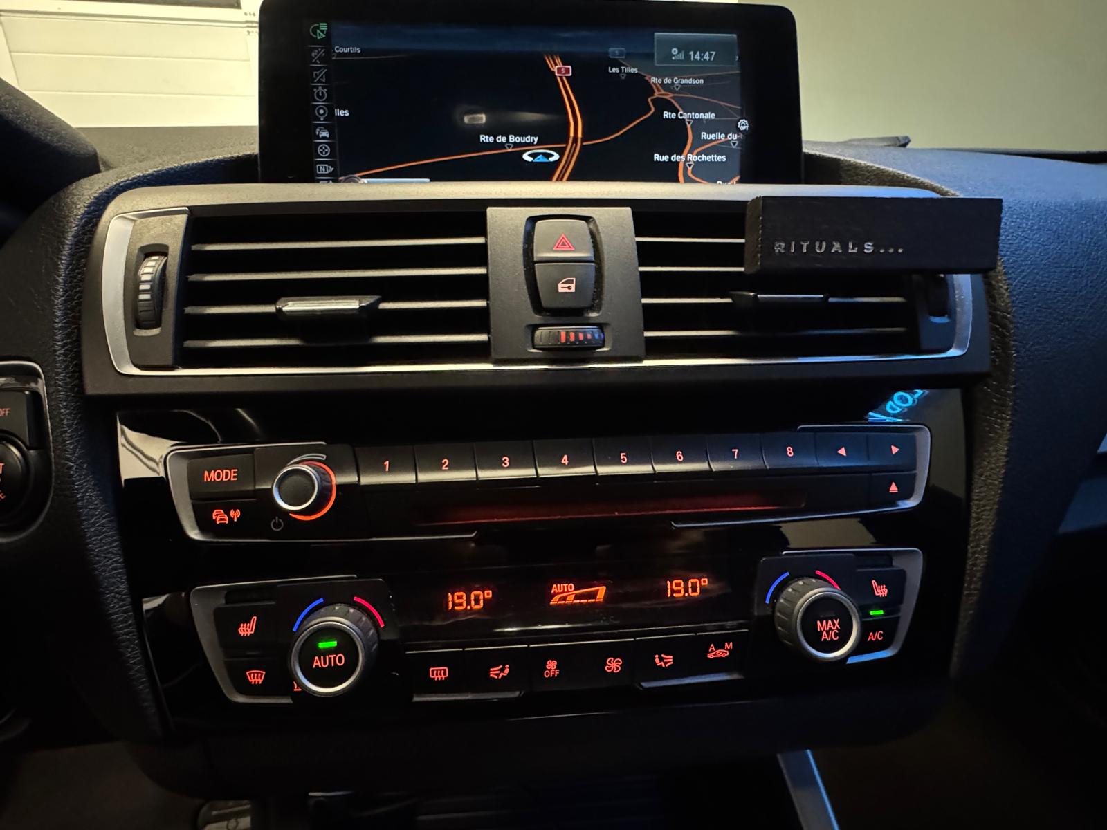 BMW M135i xDrive Steptronic-image-21