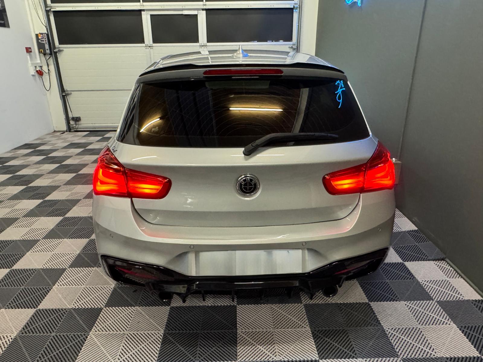 BMW M135i xDrive Steptronic-image-4