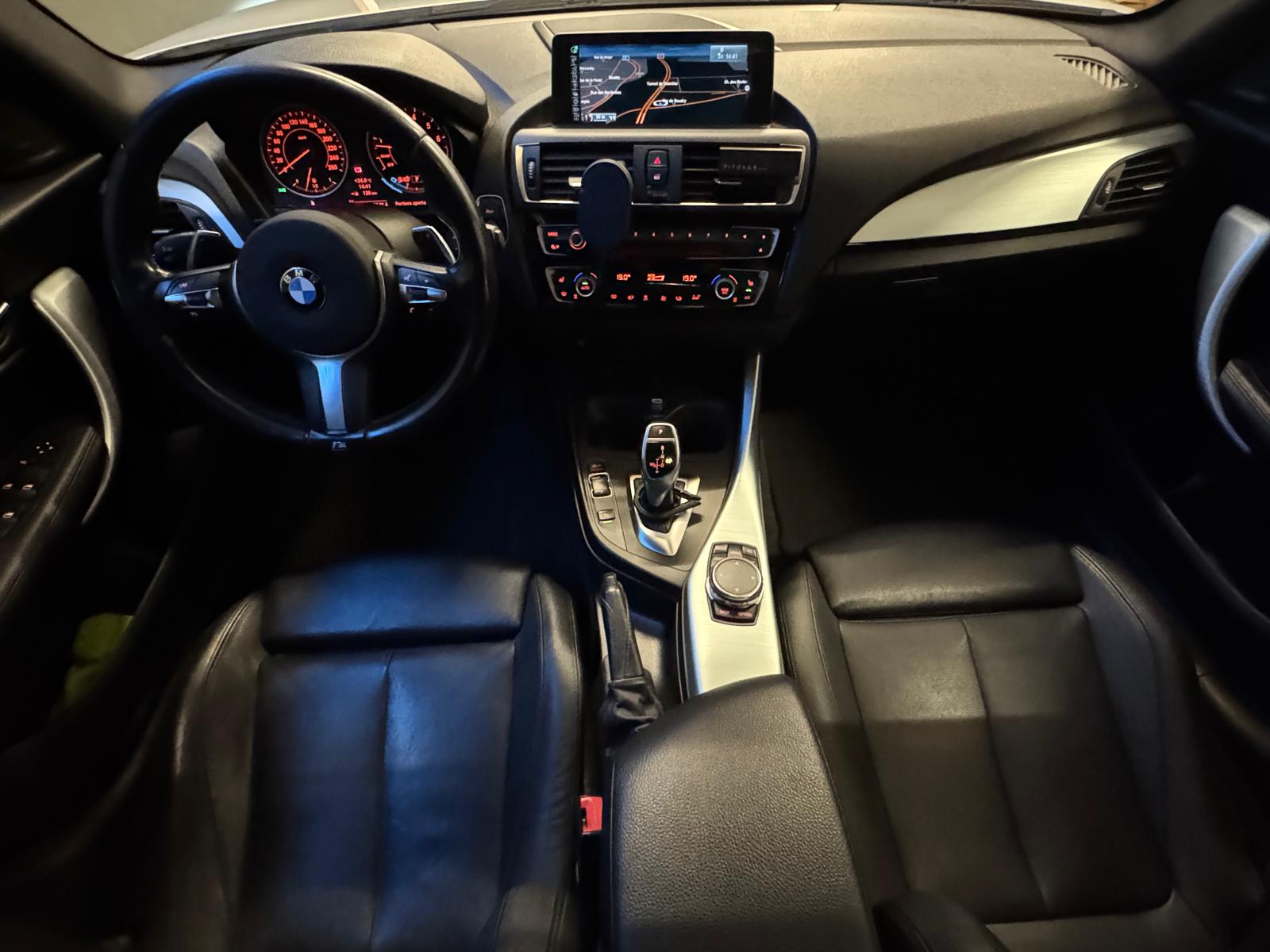 BMW M135i xDrive Steptronic-image-12