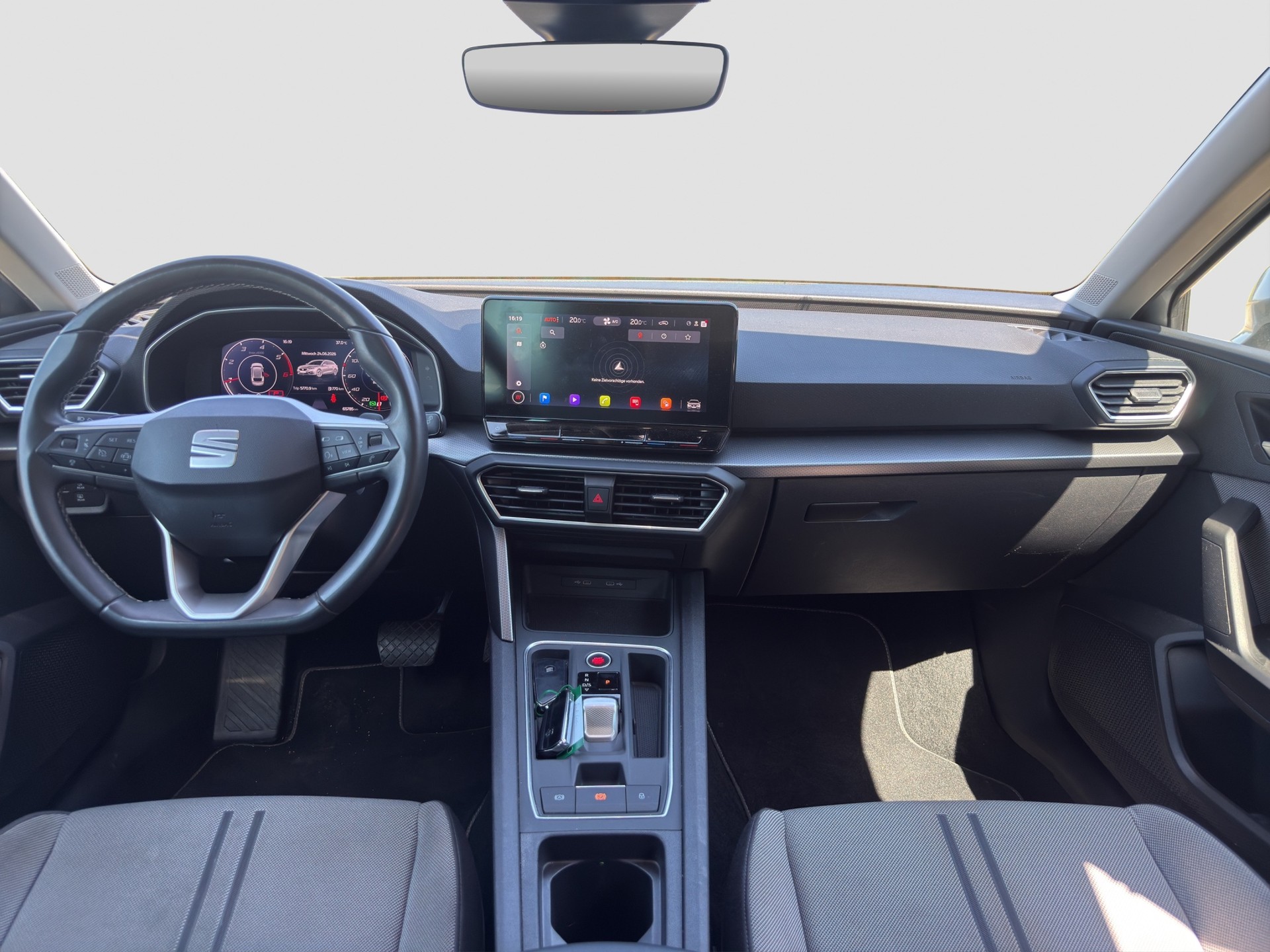 SEAT Leon ST 2.0 TDI EVO DSG Style ** CH Auto ** 1. Hand ** Ab MFK und Service **-image-8