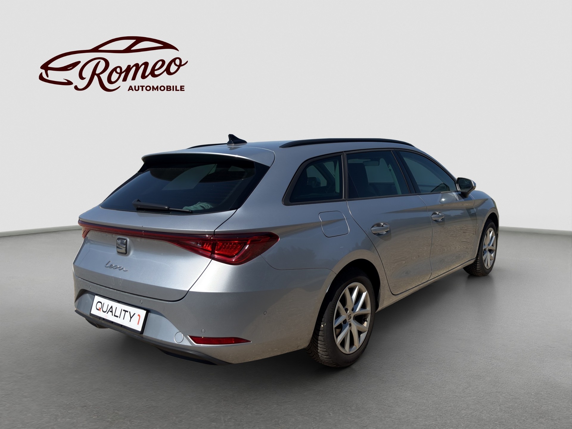 SEAT Leon ST 2.0 TDI EVO DSG Style ** CH Auto ** 1. Hand ** Ab MFK und Service **-image-2