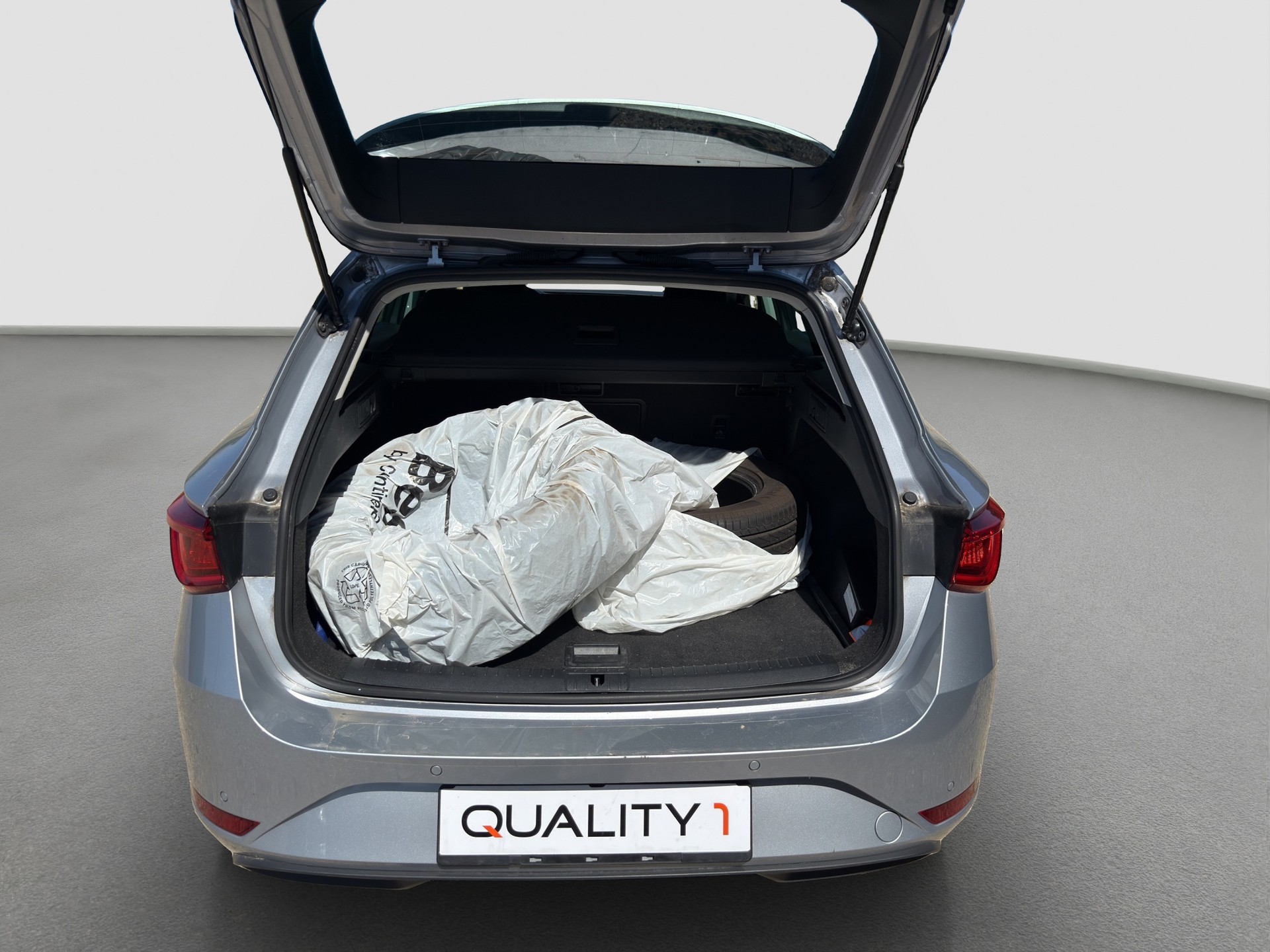 SEAT Leon ST 2.0 TDI EVO DSG Style ** CH Auto ** 1. Hand ** Ab MFK und Service **-image-13