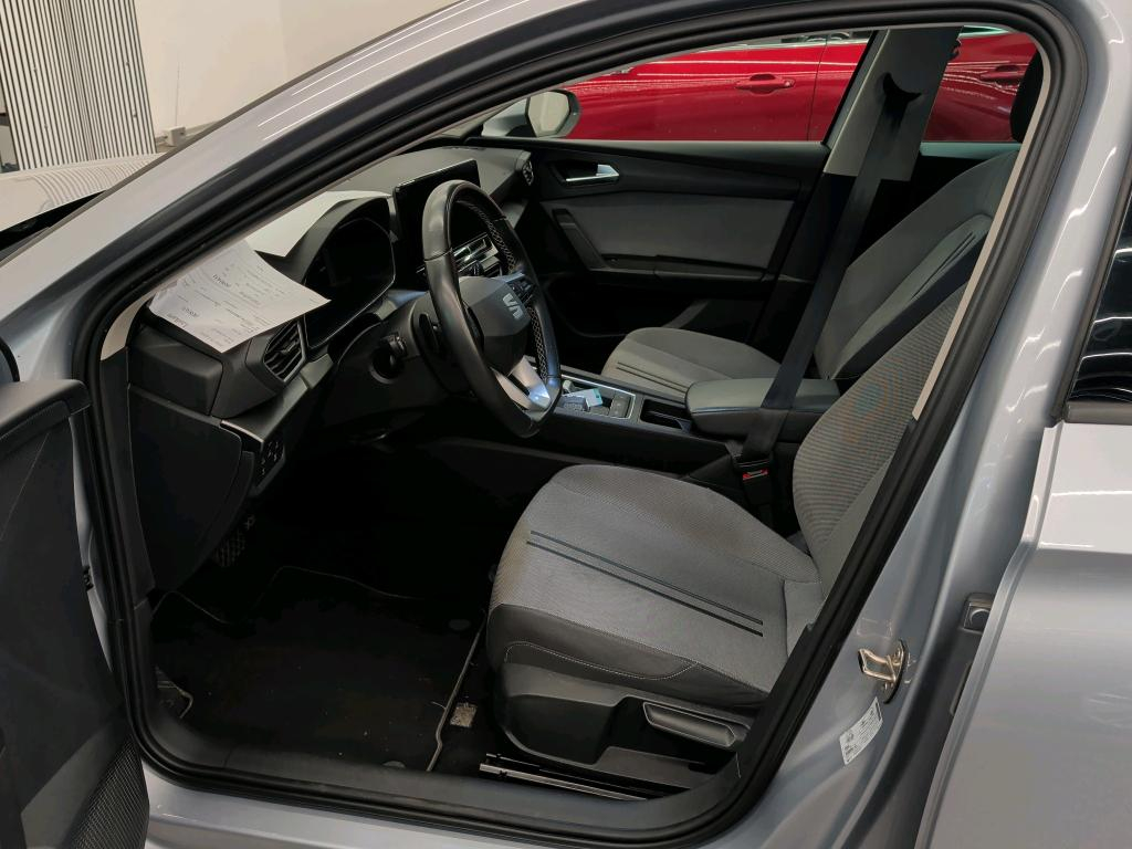 SEAT Leon ST 2.0 TDI EVO DSG Style ** CH Auto ** 1. Hand ** Frisch ab MFK und Service **-image-2