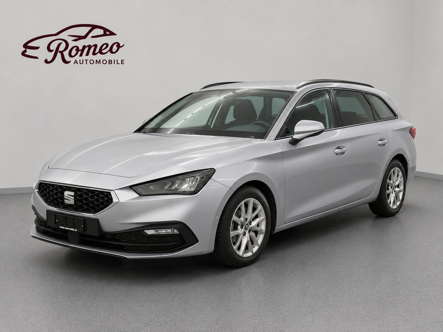 SEAT Leon ST 2.0 TDI EVO DSG Style ** CH Auto ** 1. Hand ** Frisch ab MFK und Service **-image-0