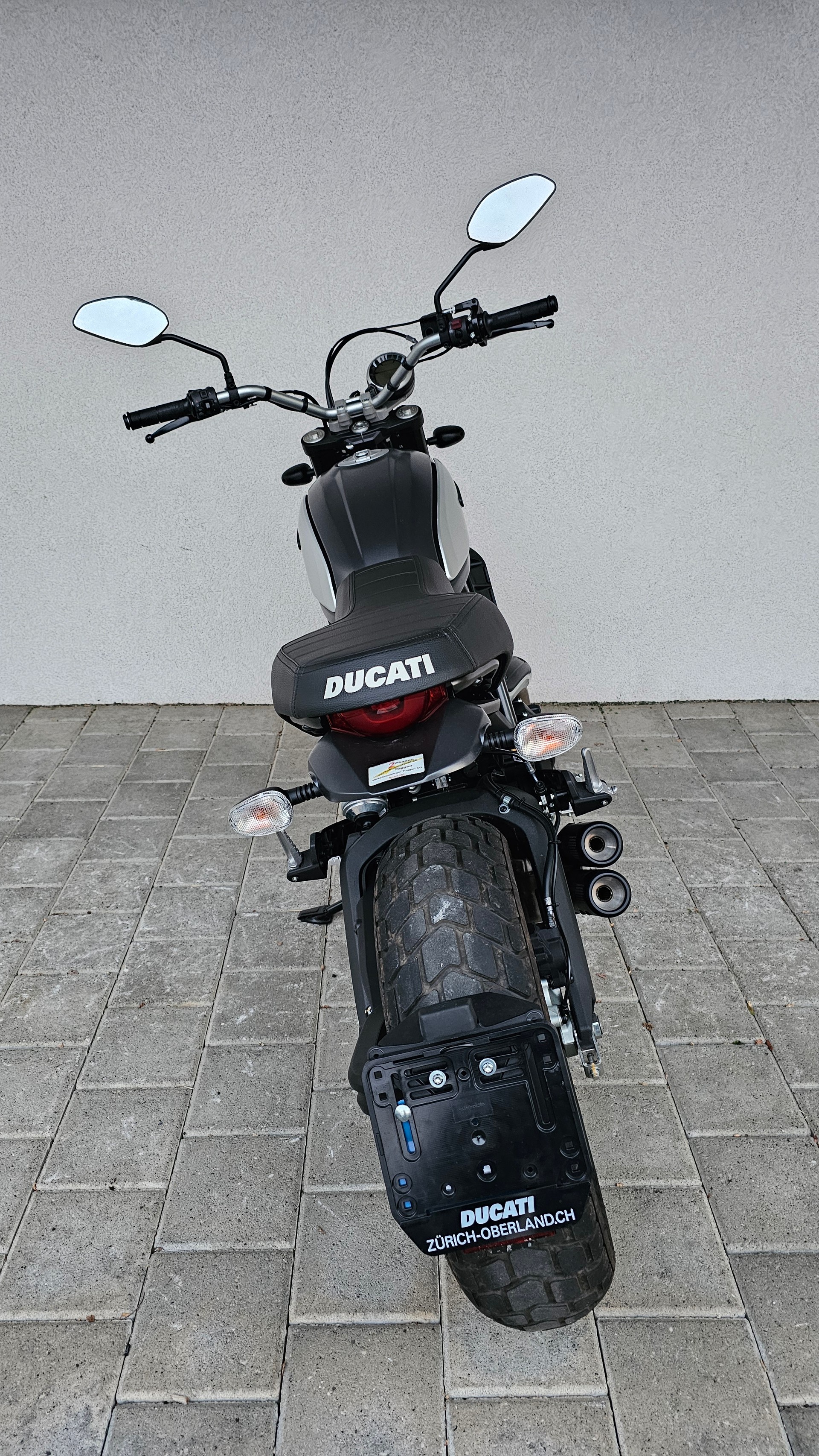 DUCATI Scrambler 800 Icon-showroom-element-3