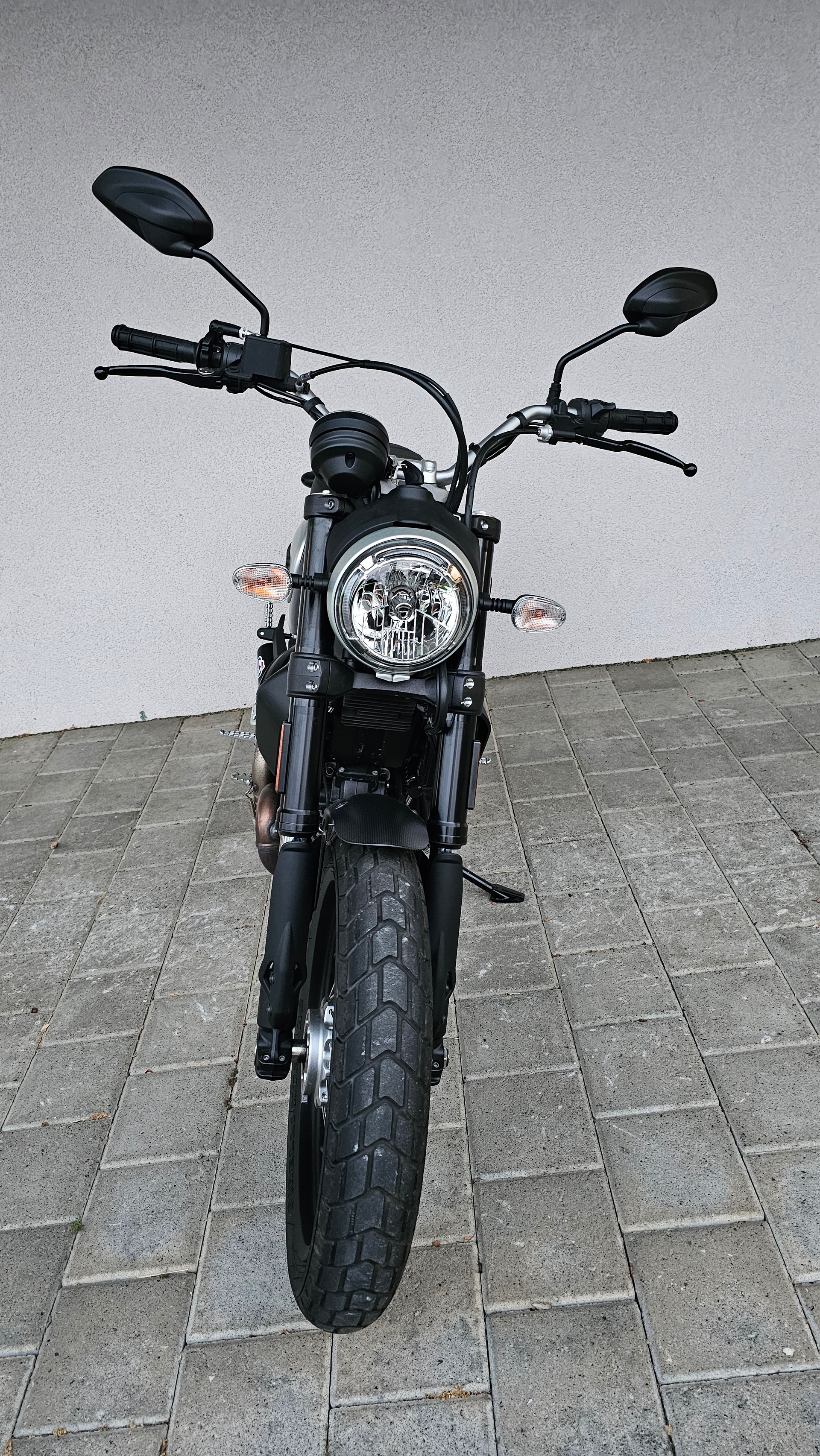 DUCATI Scrambler 800 Icon-showroom-element-2