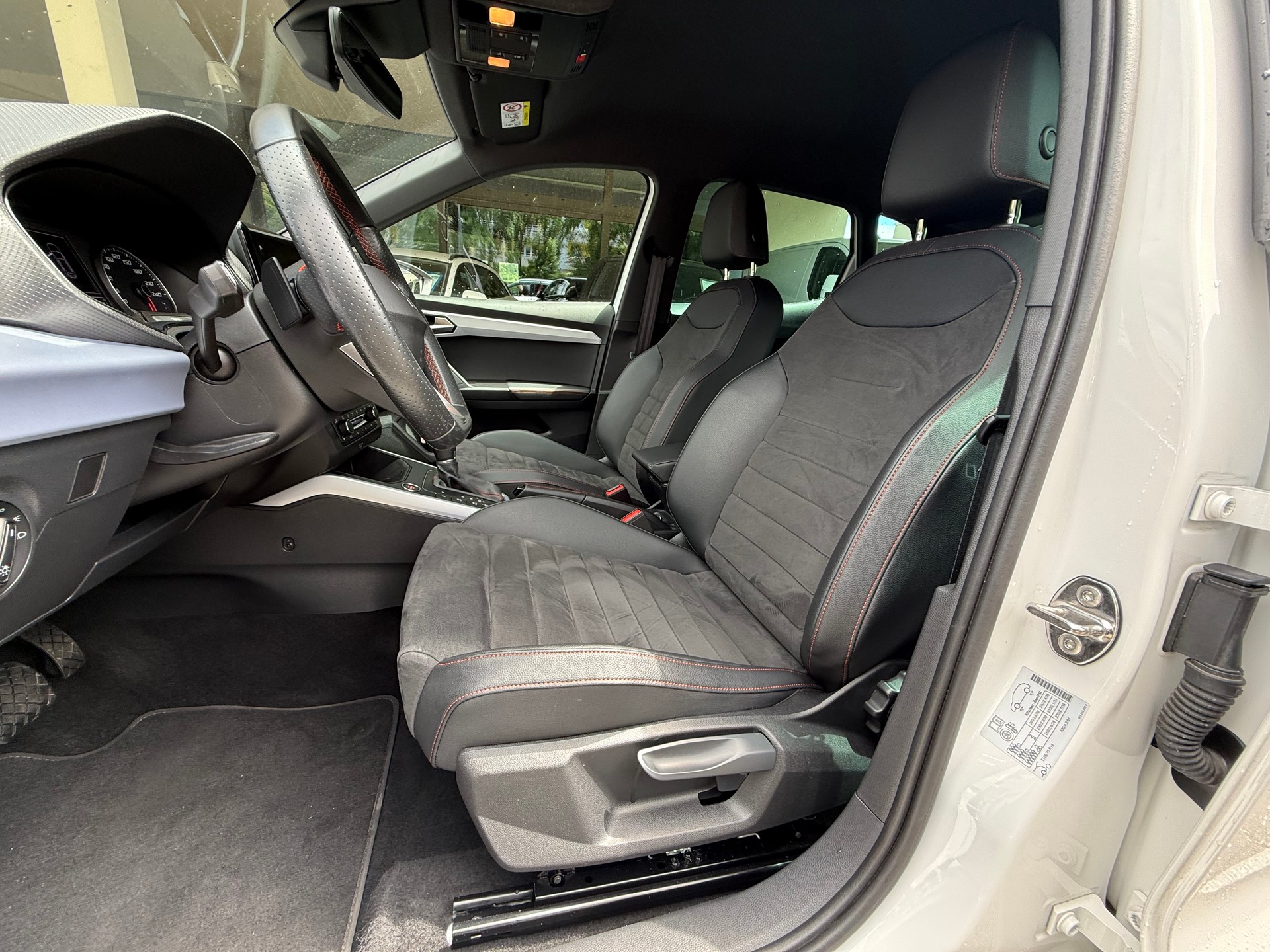 SEAT Arona 1.0 TSI Eco Move FR DSG-image-9