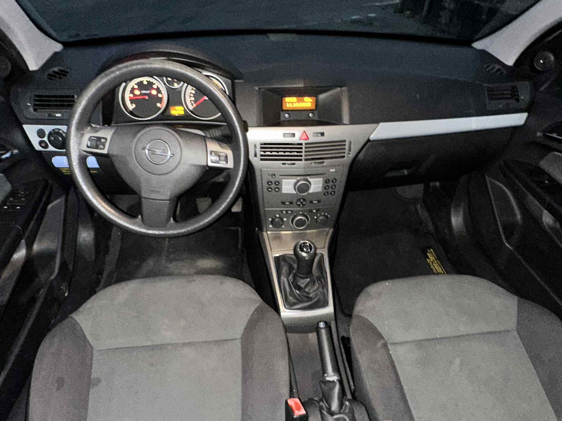 OPEL Astra 1.9 CDTi Cosmo-image-7